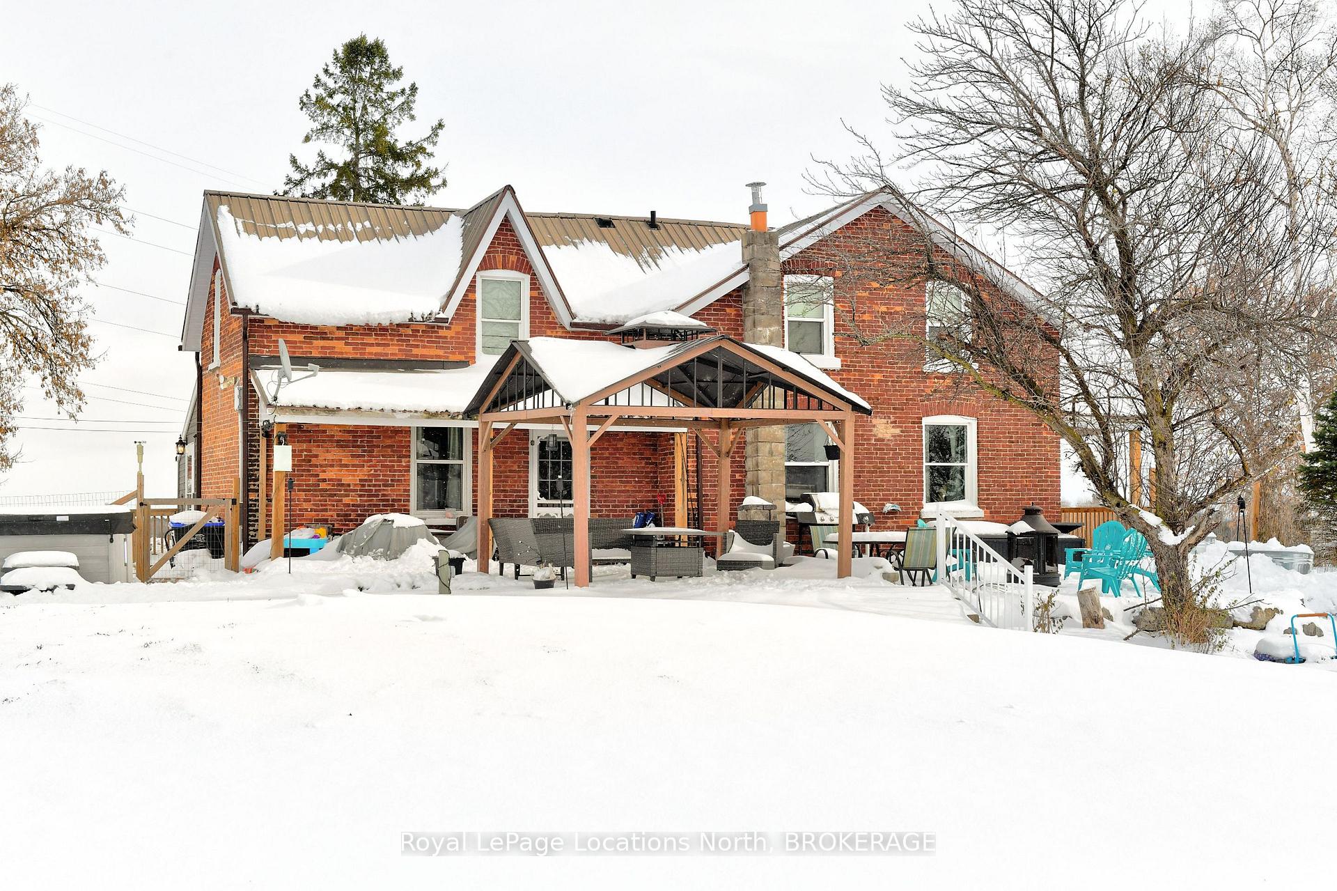 Photo 2 of 6176 21 22 NOTTAWASAGA Sdrd, Clearview, Rural Clearview — HOMEH