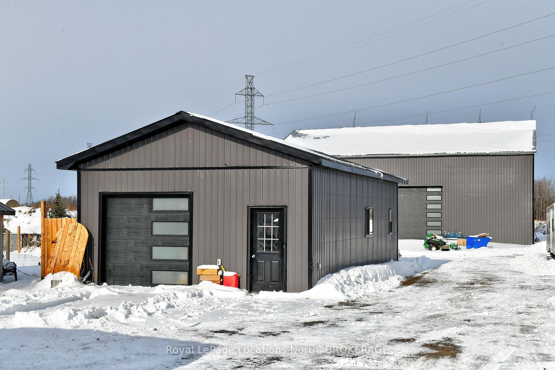 Photo 4 of 6176 21 22 NOTTAWASAGA Sdrd, Clearview, Rural Clearview — HOMEH