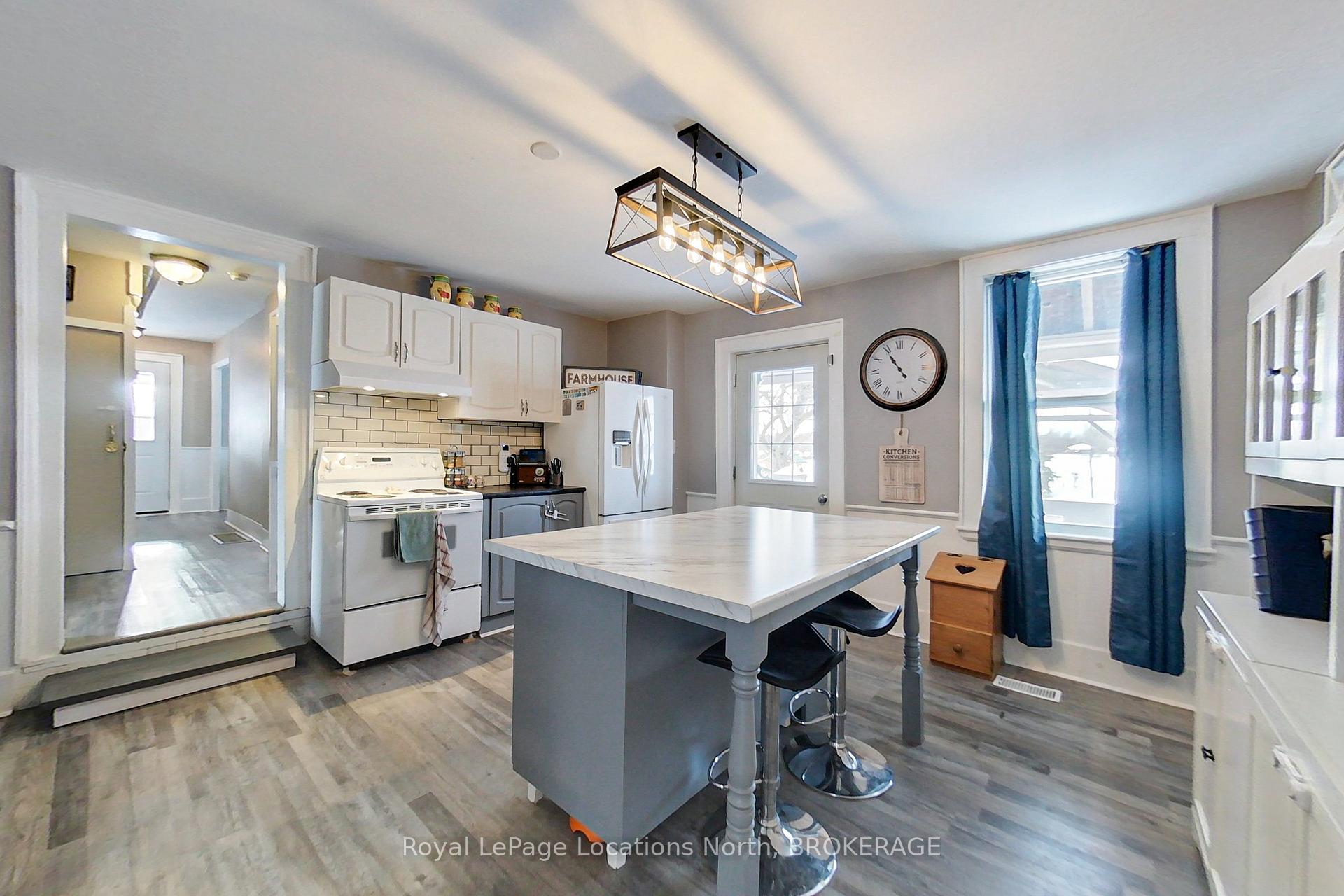 Photo 11 of 6176 21 22 NOTTAWASAGA Sdrd, Clearview, Rural Clearview — HOMEH