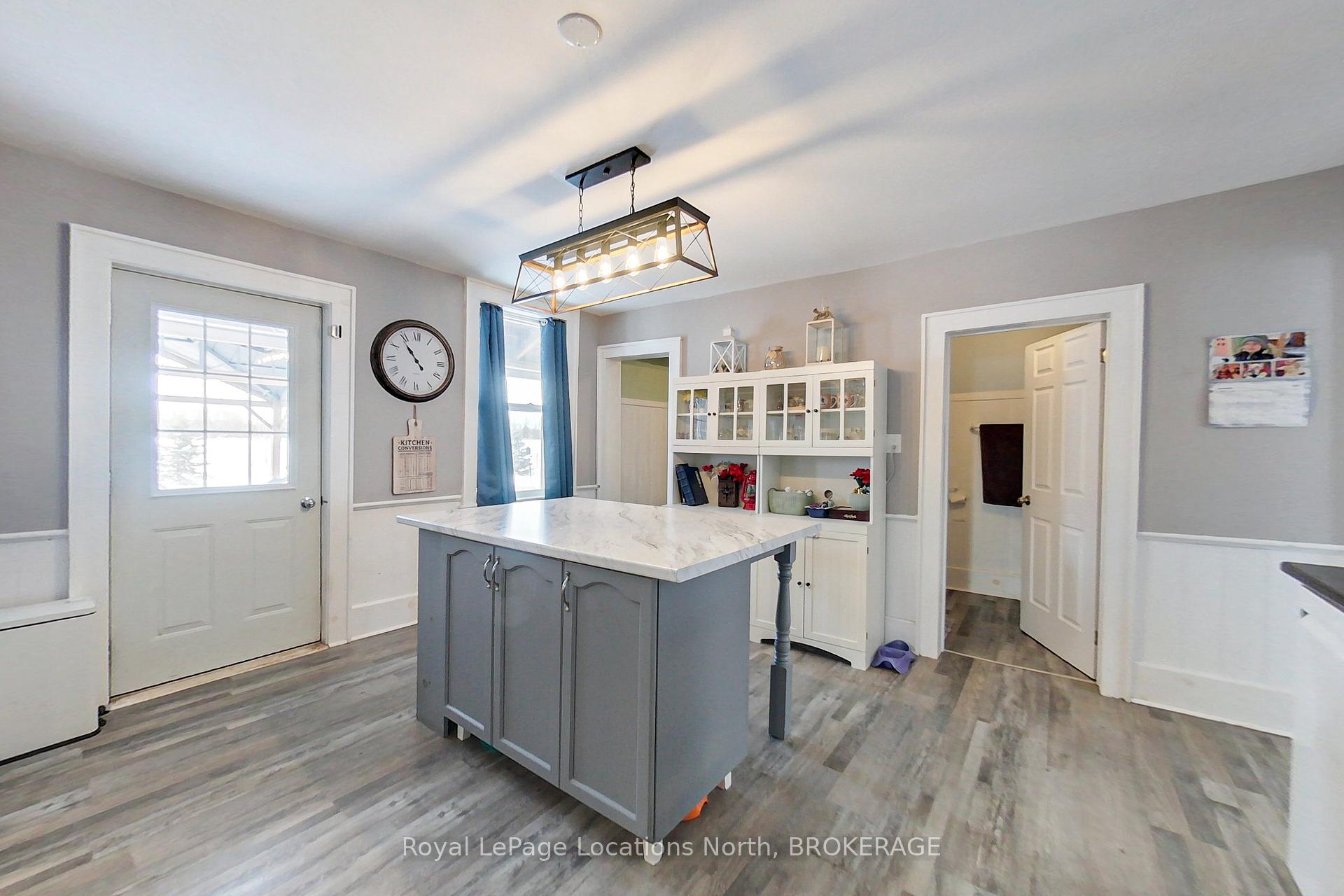 Photo 12 of 6176 21 22 NOTTAWASAGA Sdrd, Clearview, Rural Clearview — HOMEH