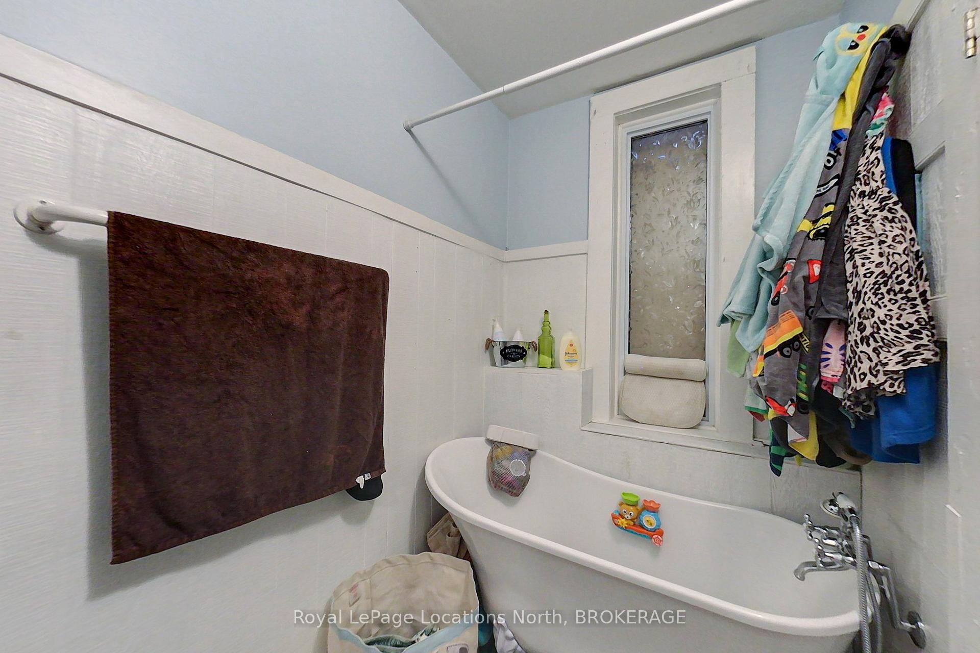 Photo 15 of 6176 21 22 NOTTAWASAGA Sdrd, Clearview, Rural Clearview — HOMEH