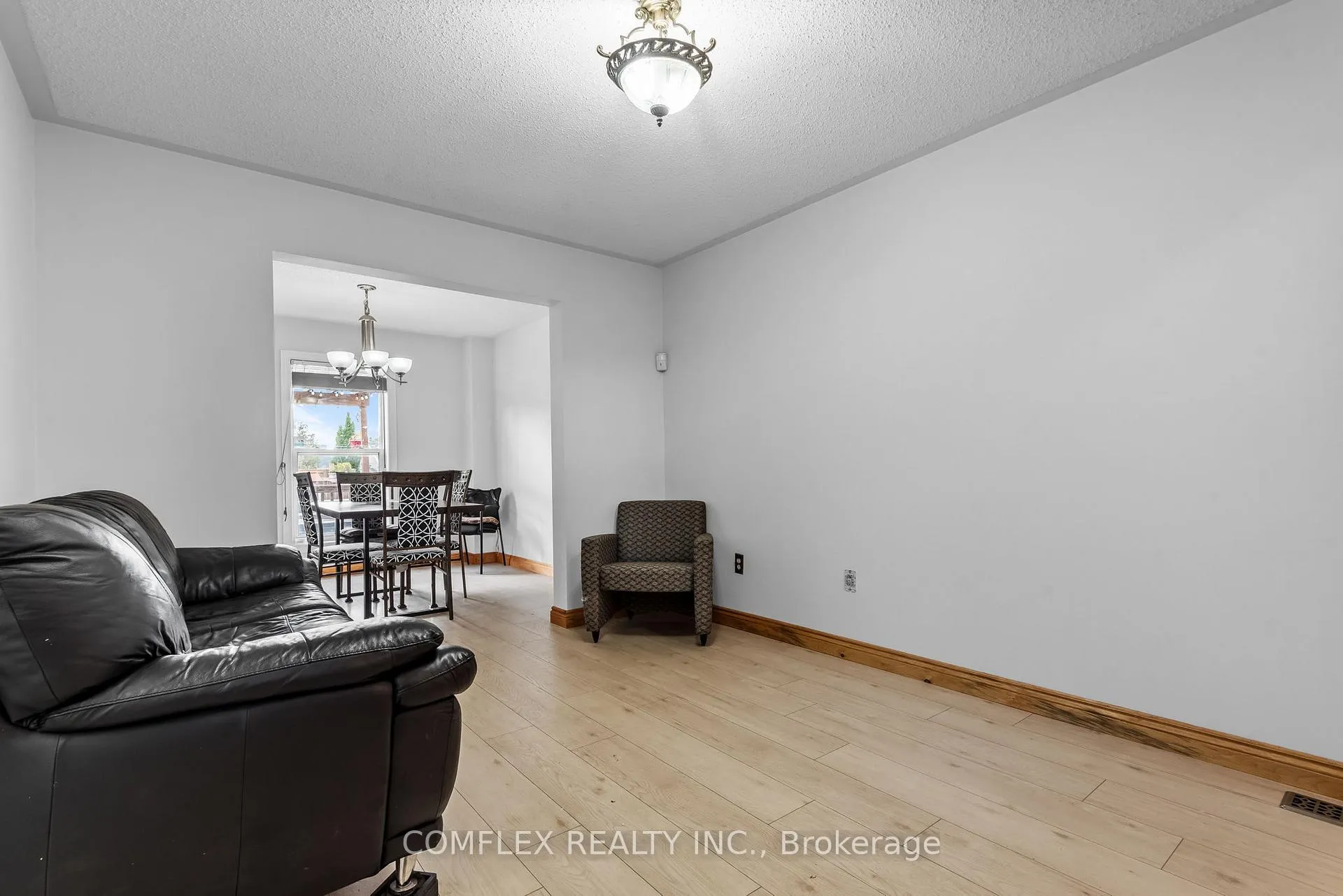 Photo 4 of 87 Old Colony Drive, Whitby, Pringle Creek — HOMEH