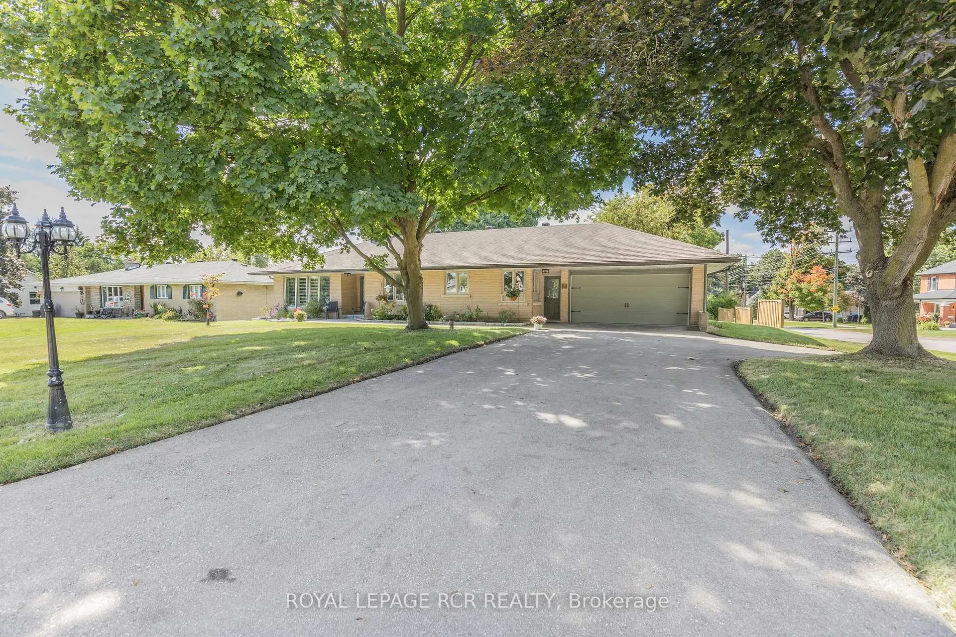 Photo 4 of 22 King Street S, Innisfil, Cookstown — HOMEH