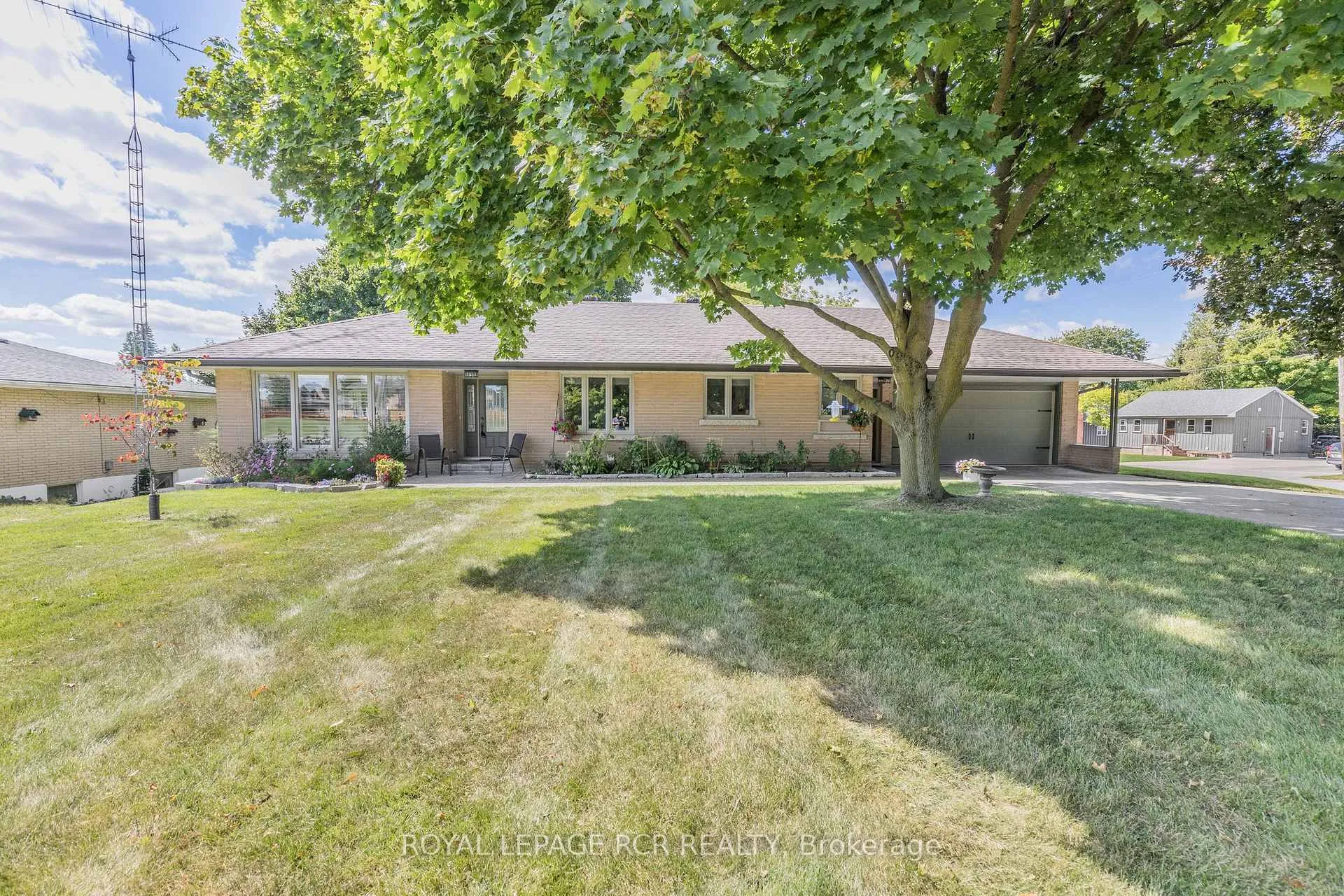 Photo 6 of 22 King Street S, Innisfil, Cookstown — HOMEH