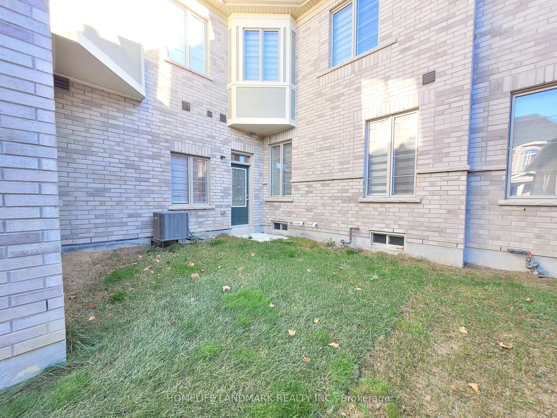 Photo 26 of 6 ClutterBuck Lane, Ajax, Northwest Ajax — HOMEH
