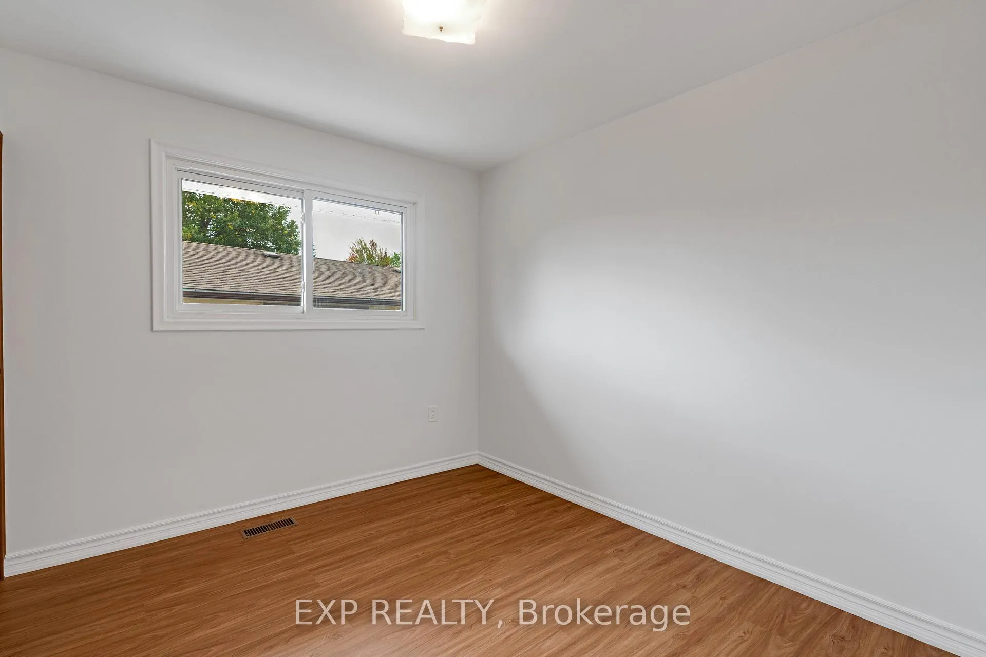 Photo 13 of 47 Sunrise Drive, Hamilton, Corman — HOMEH