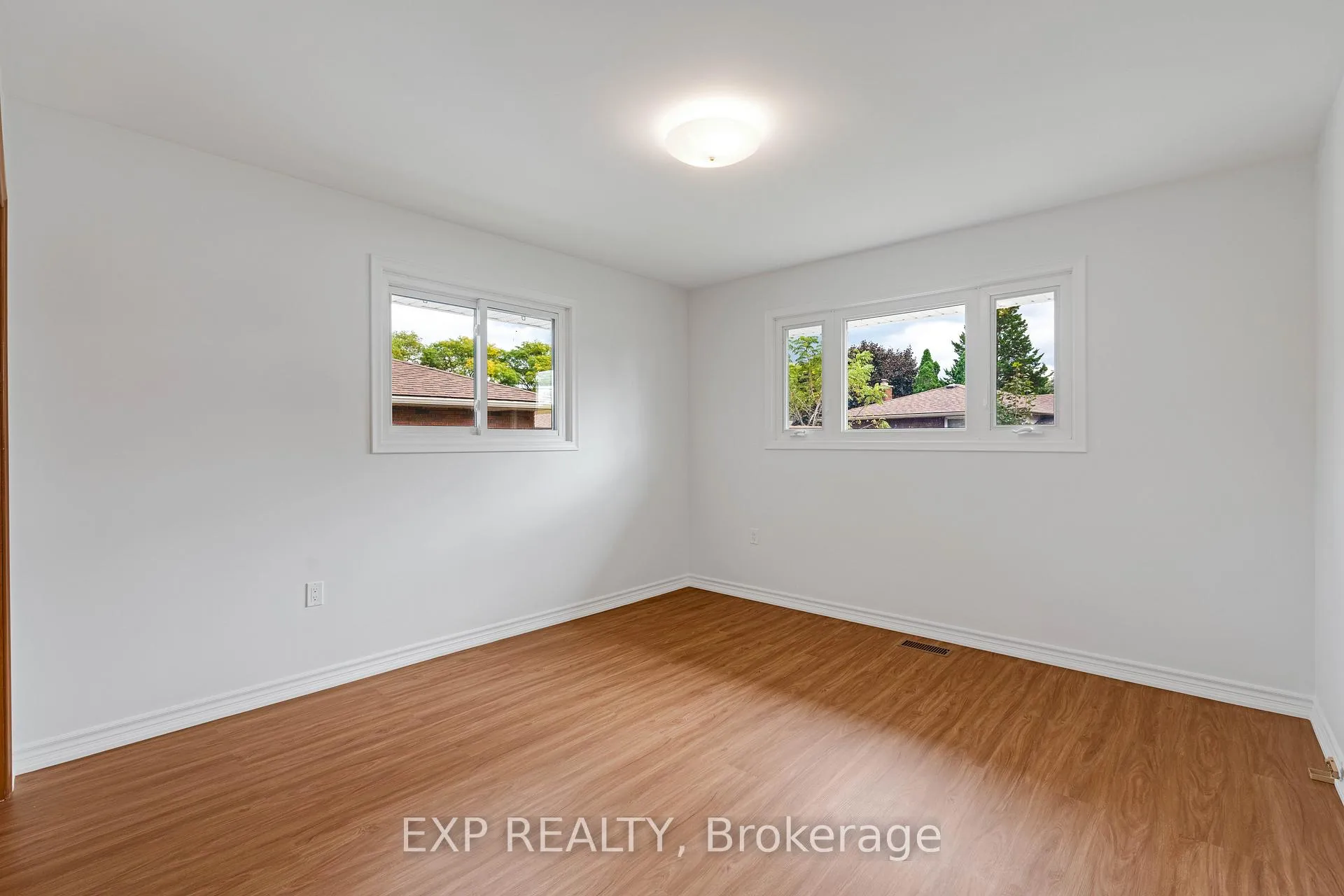Photo 15 of 47 Sunrise Drive, Hamilton, Corman — HOMEH
