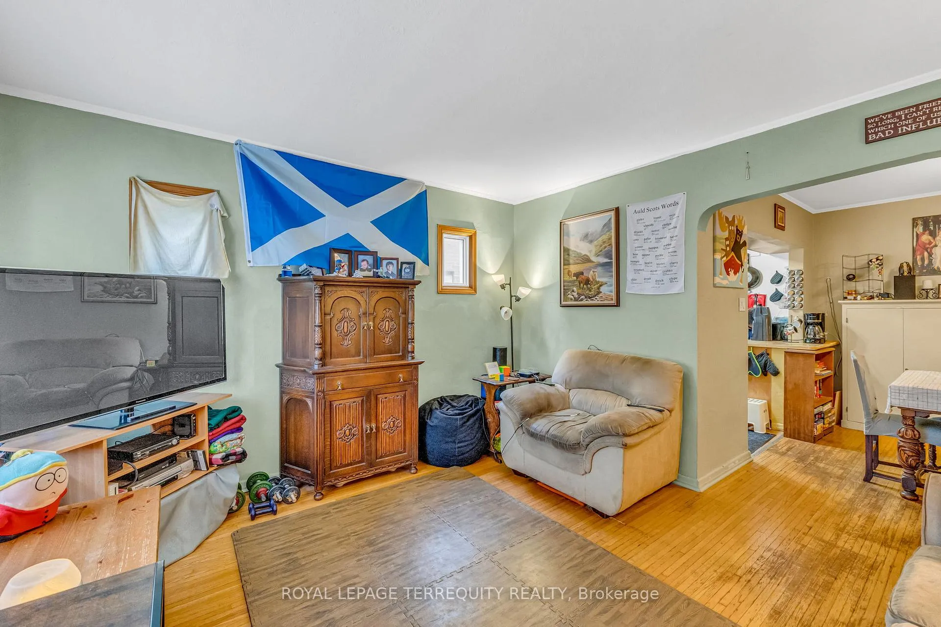 Photo 4 of 51 Claxton Boulevard, Toronto, Humewood-Cedarvale — HOMEH