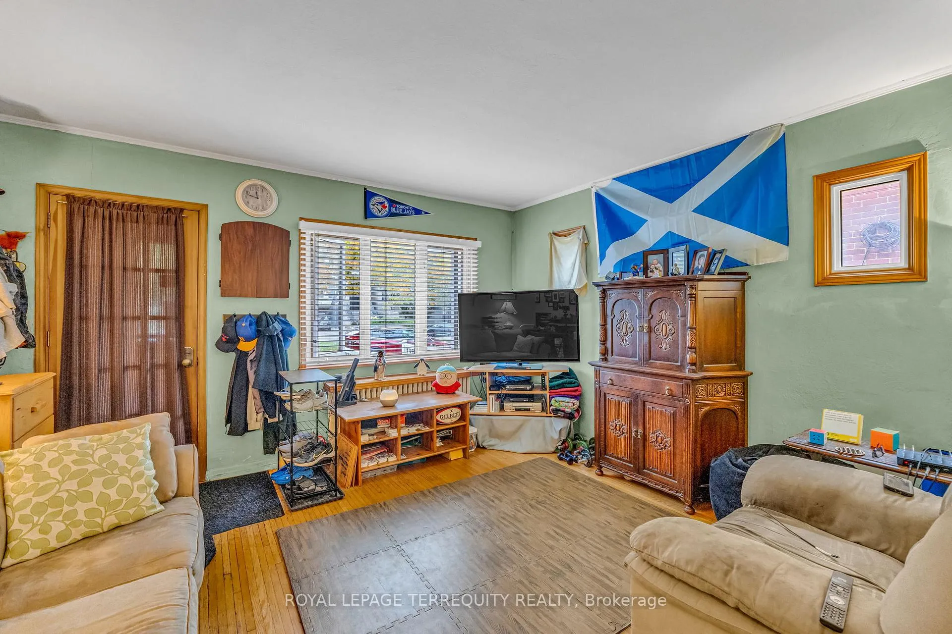 Photo 5 of 51 Claxton Boulevard, Toronto, Humewood-Cedarvale — HOMEH