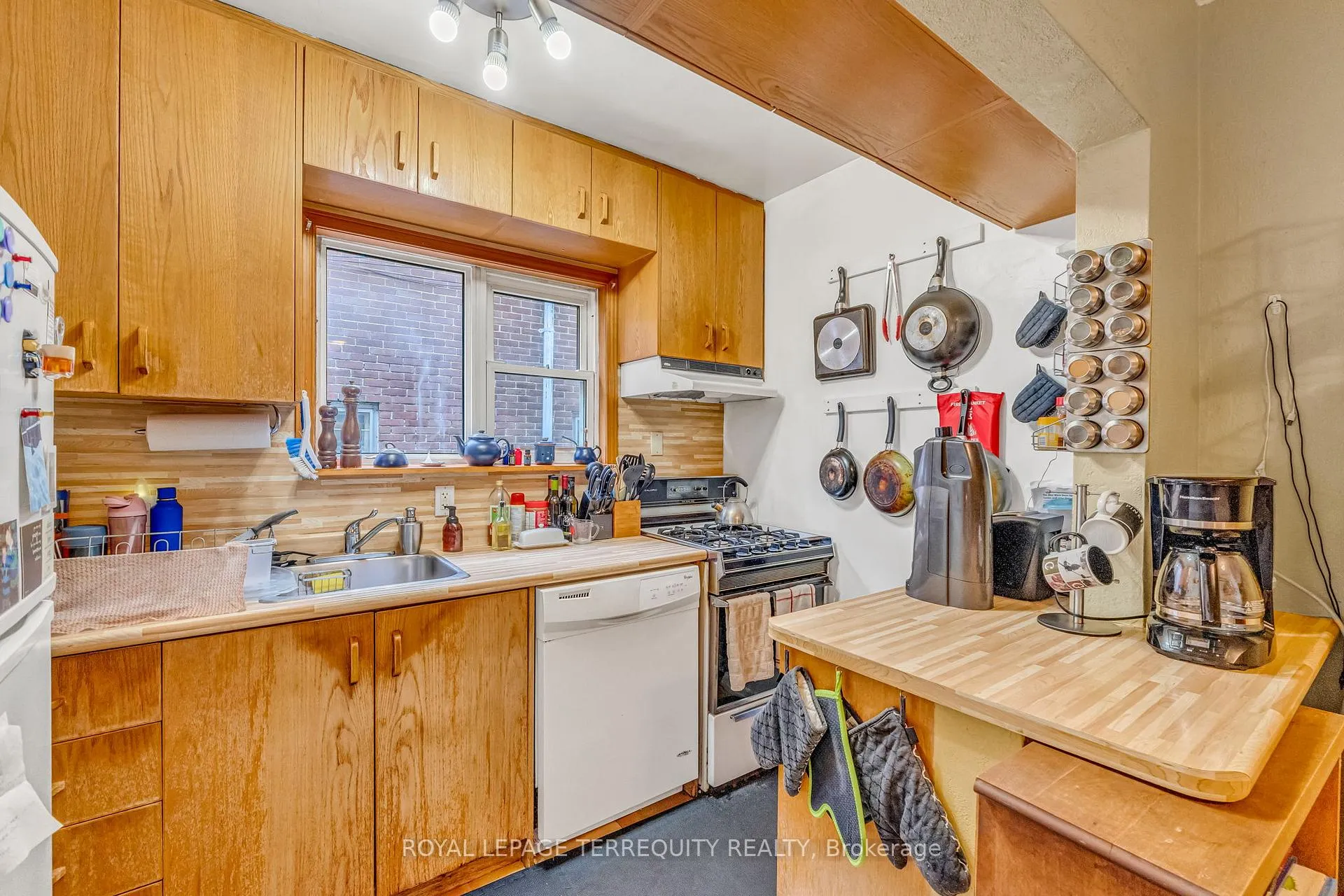 Photo 7 of 51 Claxton Boulevard, Toronto, Humewood-Cedarvale — HOMEH