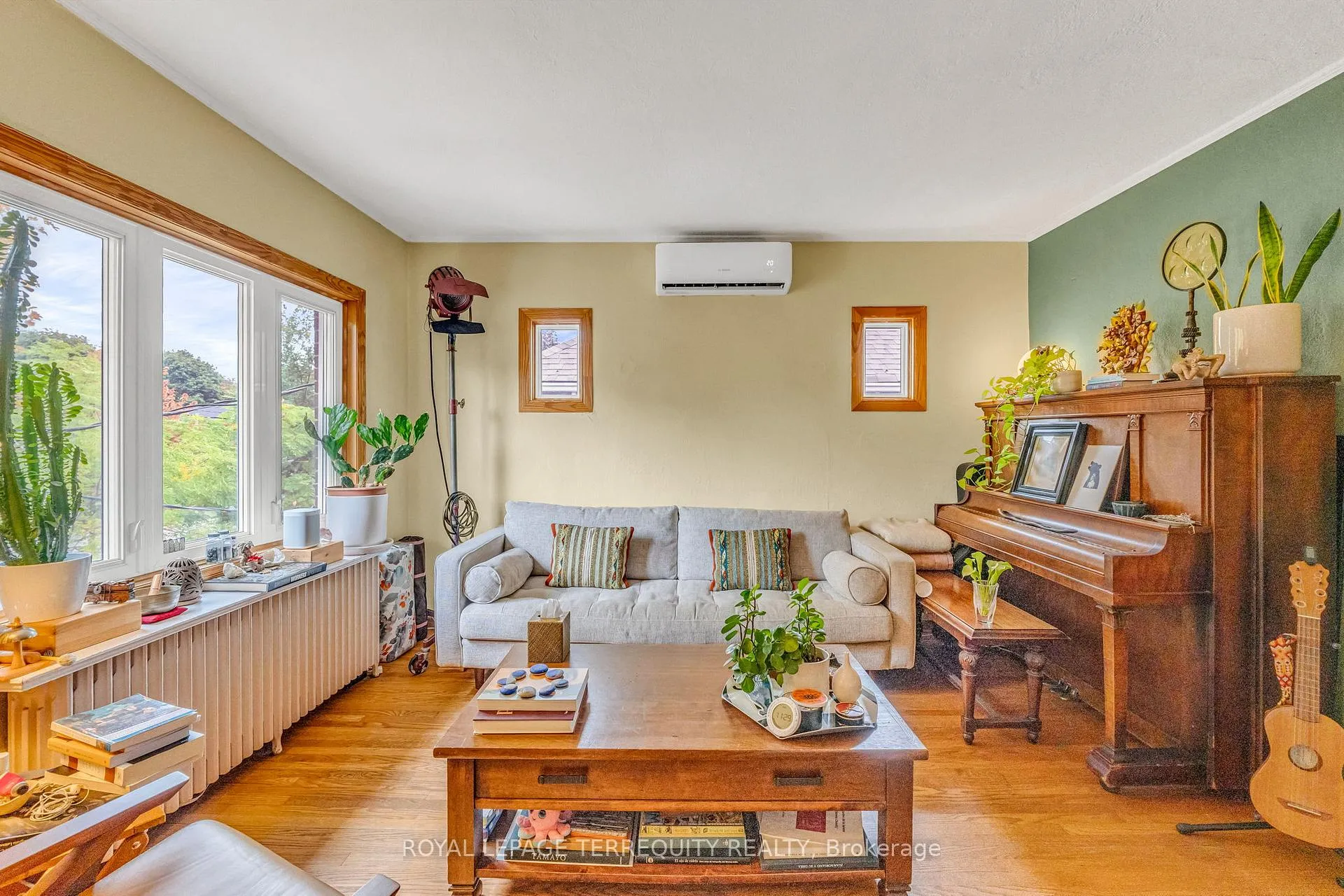 Photo 16 of 51 Claxton Boulevard, Toronto, Humewood-Cedarvale — HOMEH