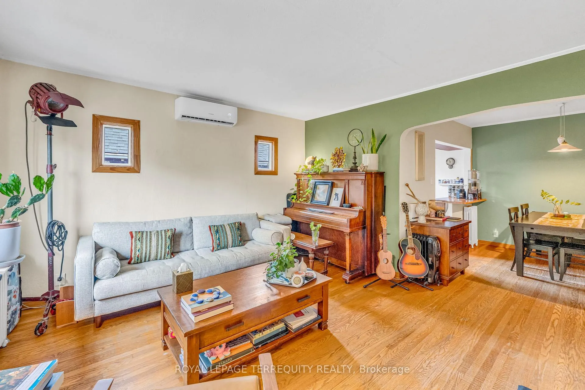 Photo 17 of 51 Claxton Boulevard, Toronto, Humewood-Cedarvale — HOMEH