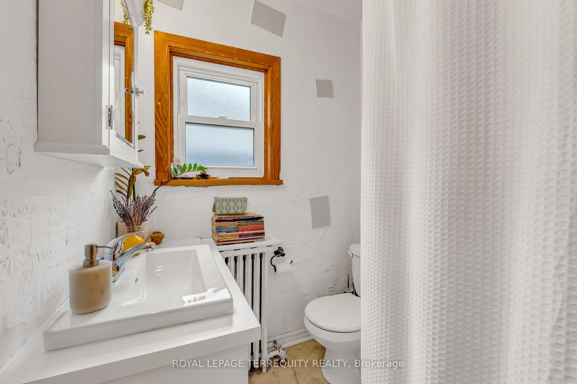 Photo 20 of 51 Claxton Boulevard, Toronto, Humewood-Cedarvale — HOMEH