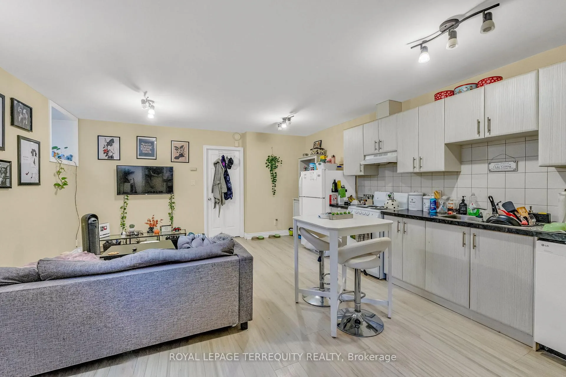 Photo 22 of 51 Claxton Boulevard, Toronto, Humewood-Cedarvale — HOMEH