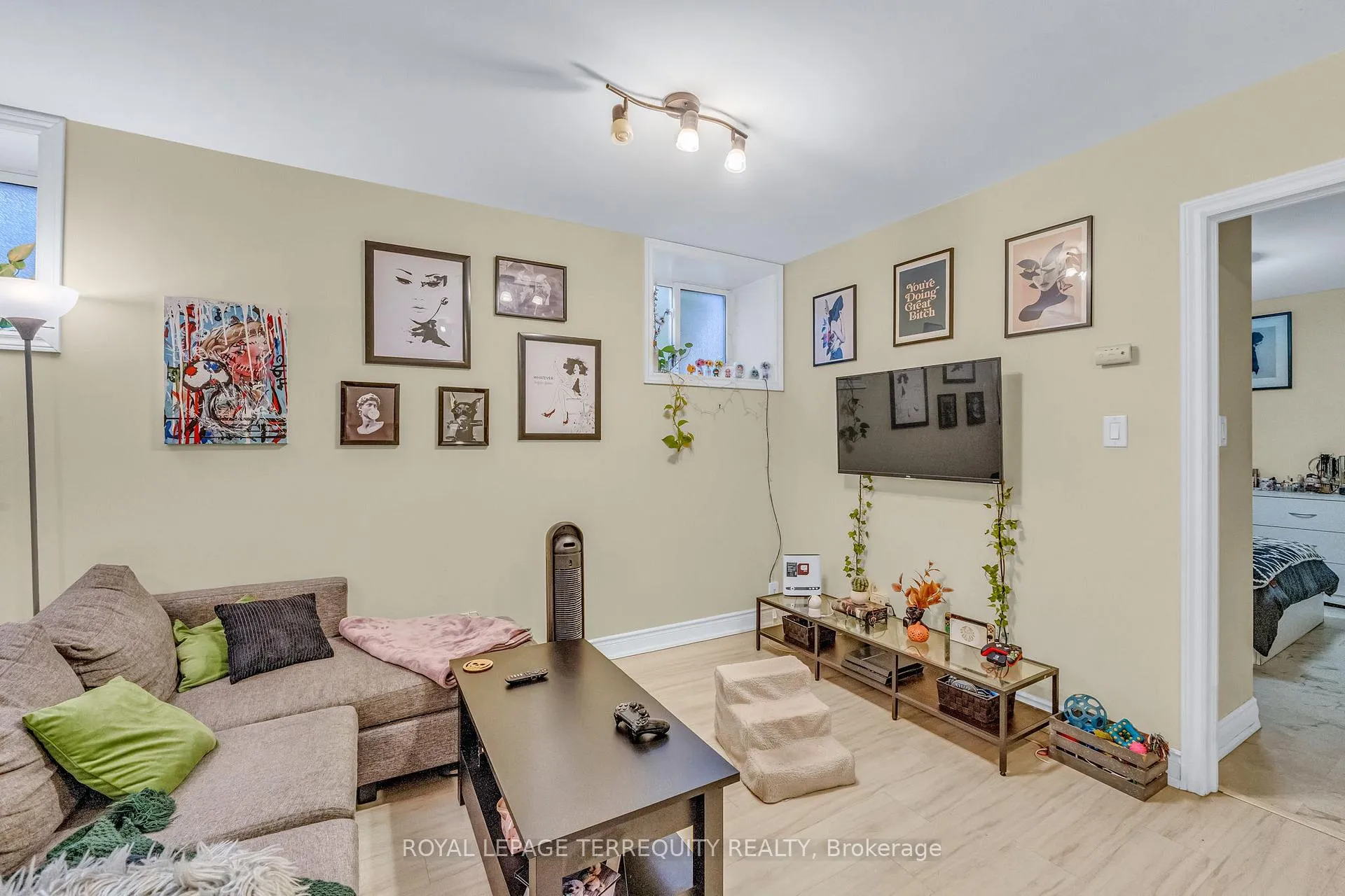 Photo 24 of 51 Claxton Boulevard, Toronto, Humewood-Cedarvale — HOMEH