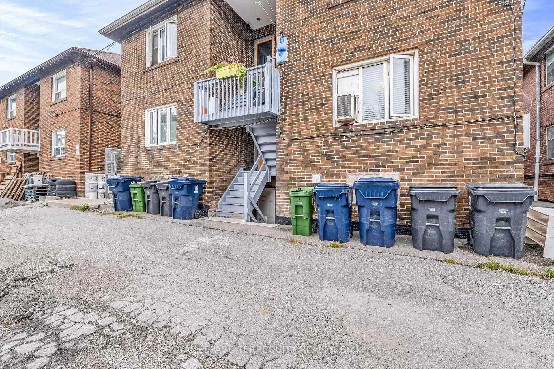 Photo 33 of 51 Claxton Boulevard, Toronto, Humewood-Cedarvale — HOMEH