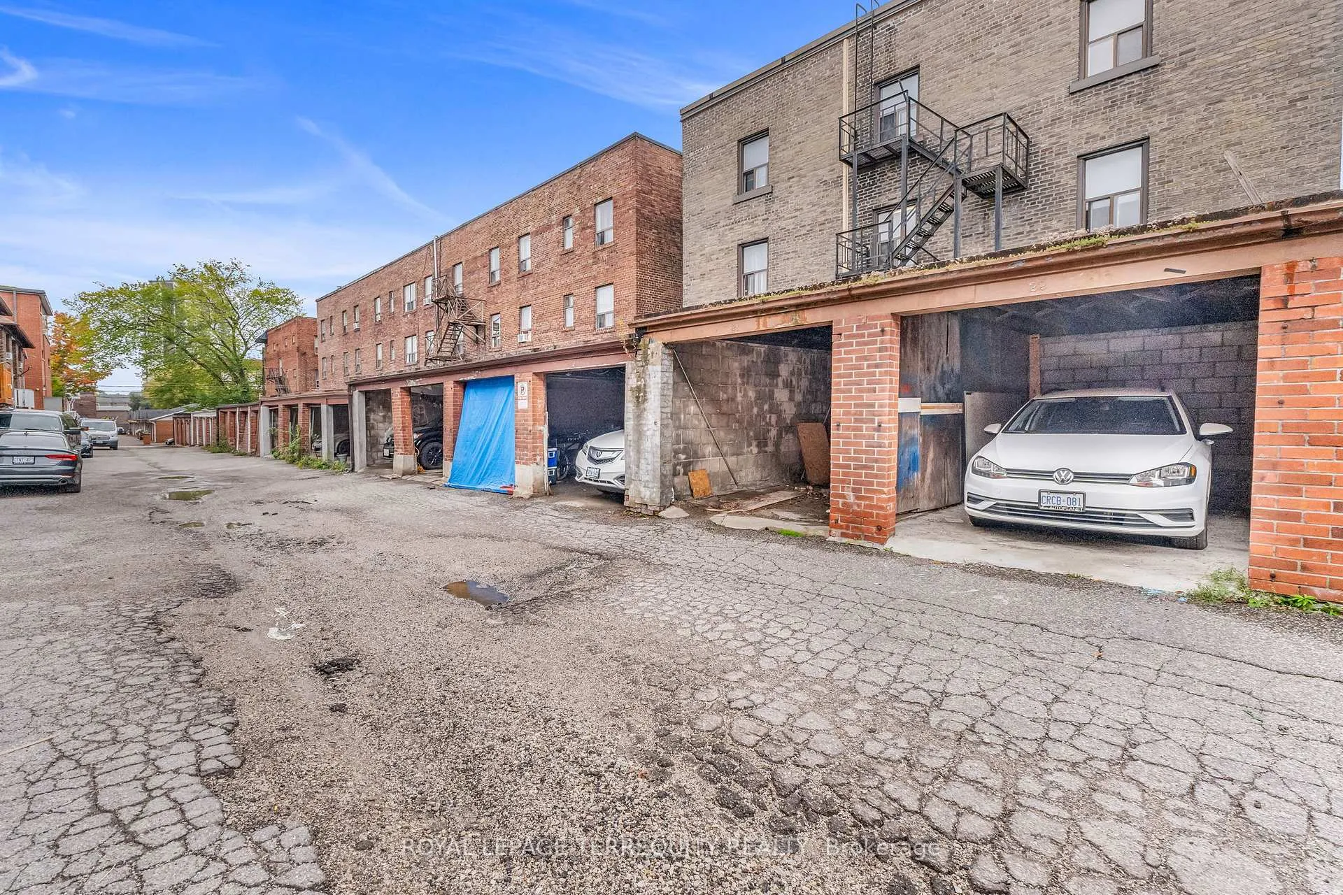 Photo 34 of 51 Claxton Boulevard, Toronto, Humewood-Cedarvale — HOMEH