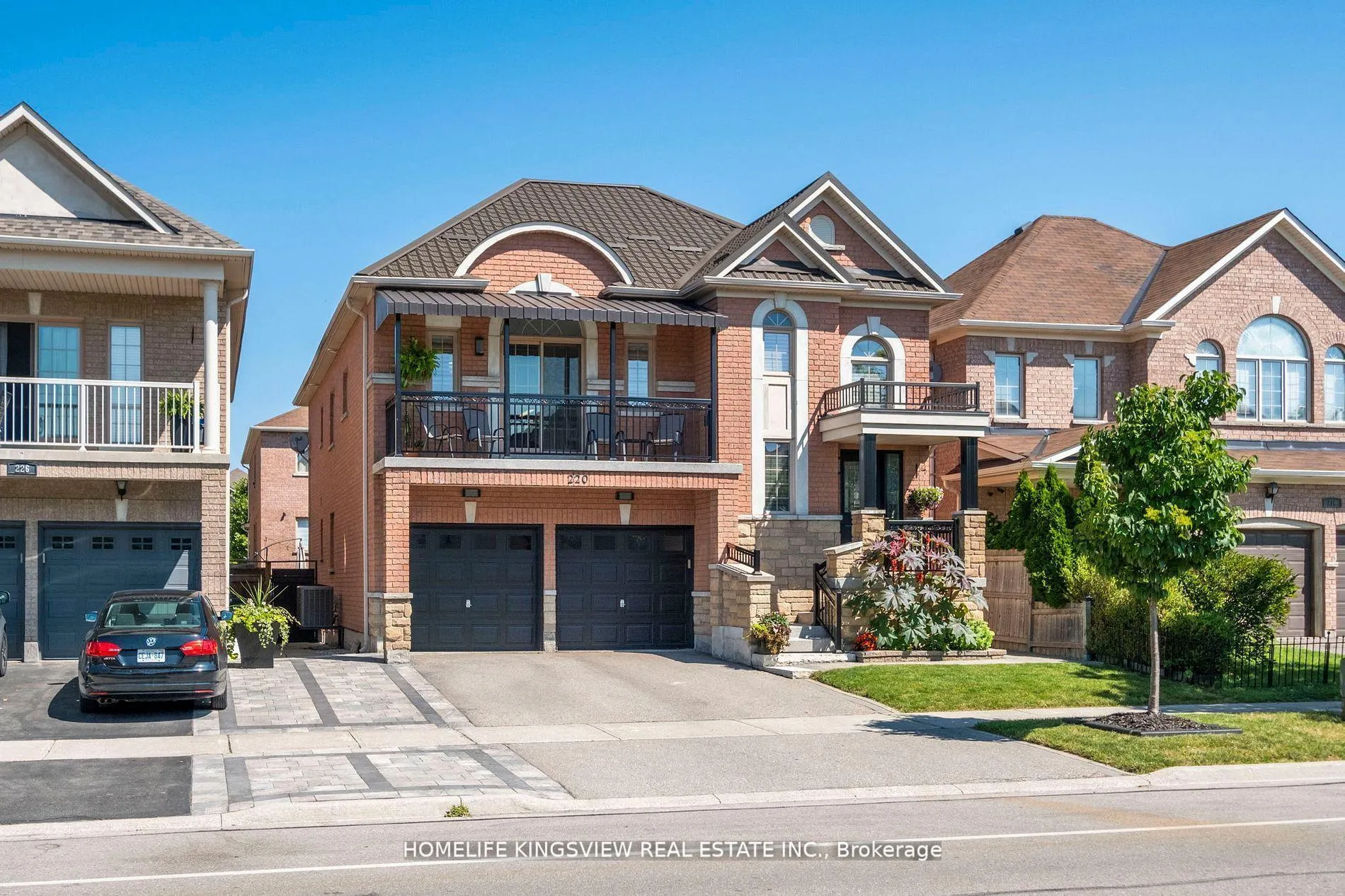 Photo 1 of 220 Peak Point Boulevard, Vaughan, Rural Vaughan — HOMEH