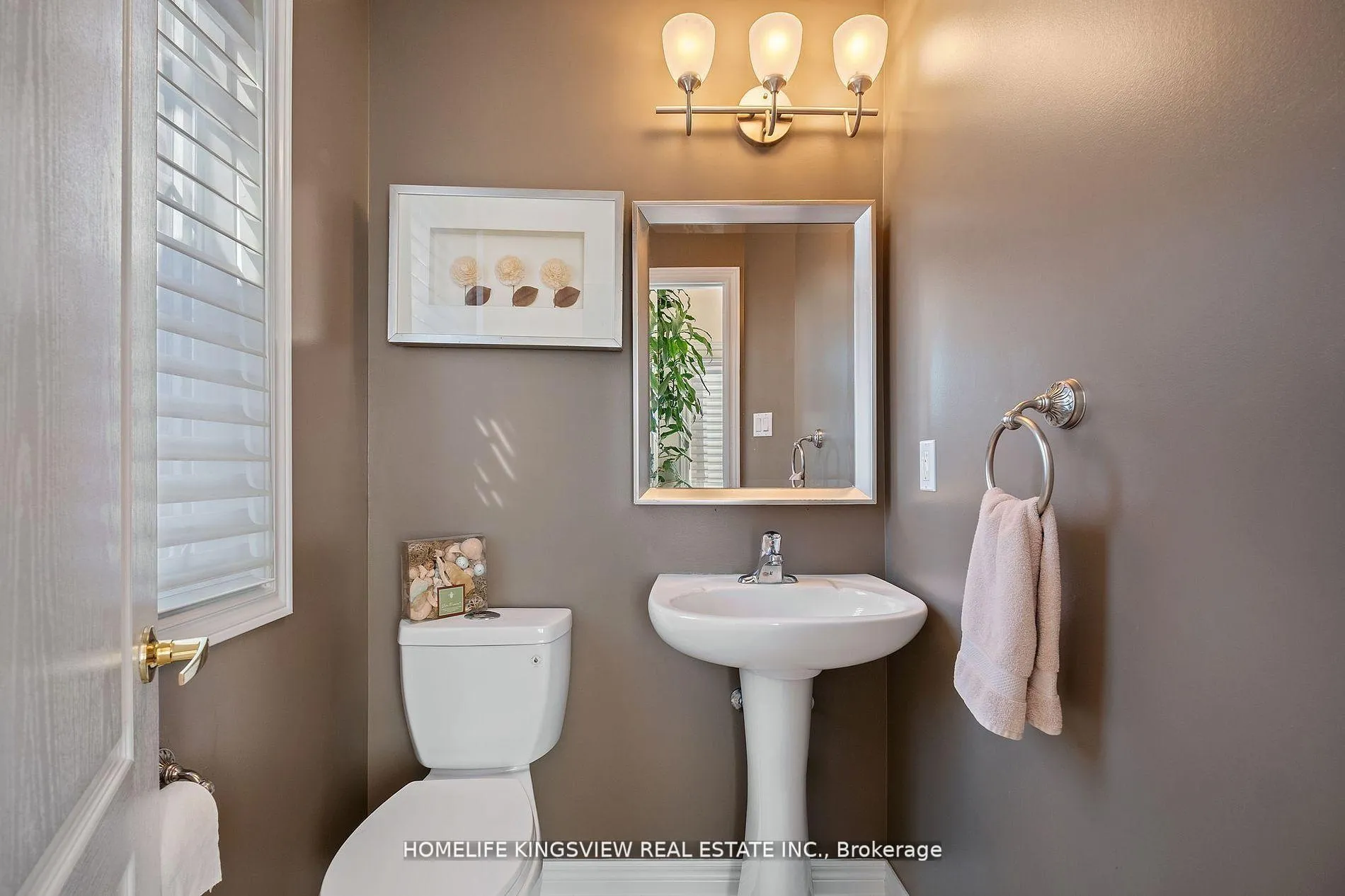Photo 7 of 220 Peak Point Boulevard, Vaughan, Rural Vaughan — HOMEH