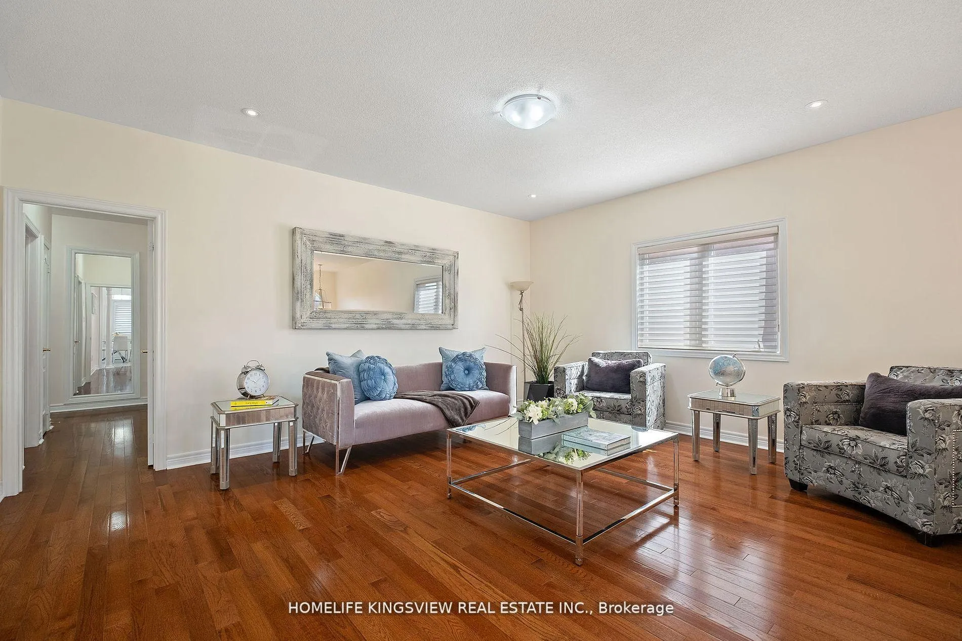 Photo 9 of 220 Peak Point Boulevard, Vaughan, Rural Vaughan — HOMEH