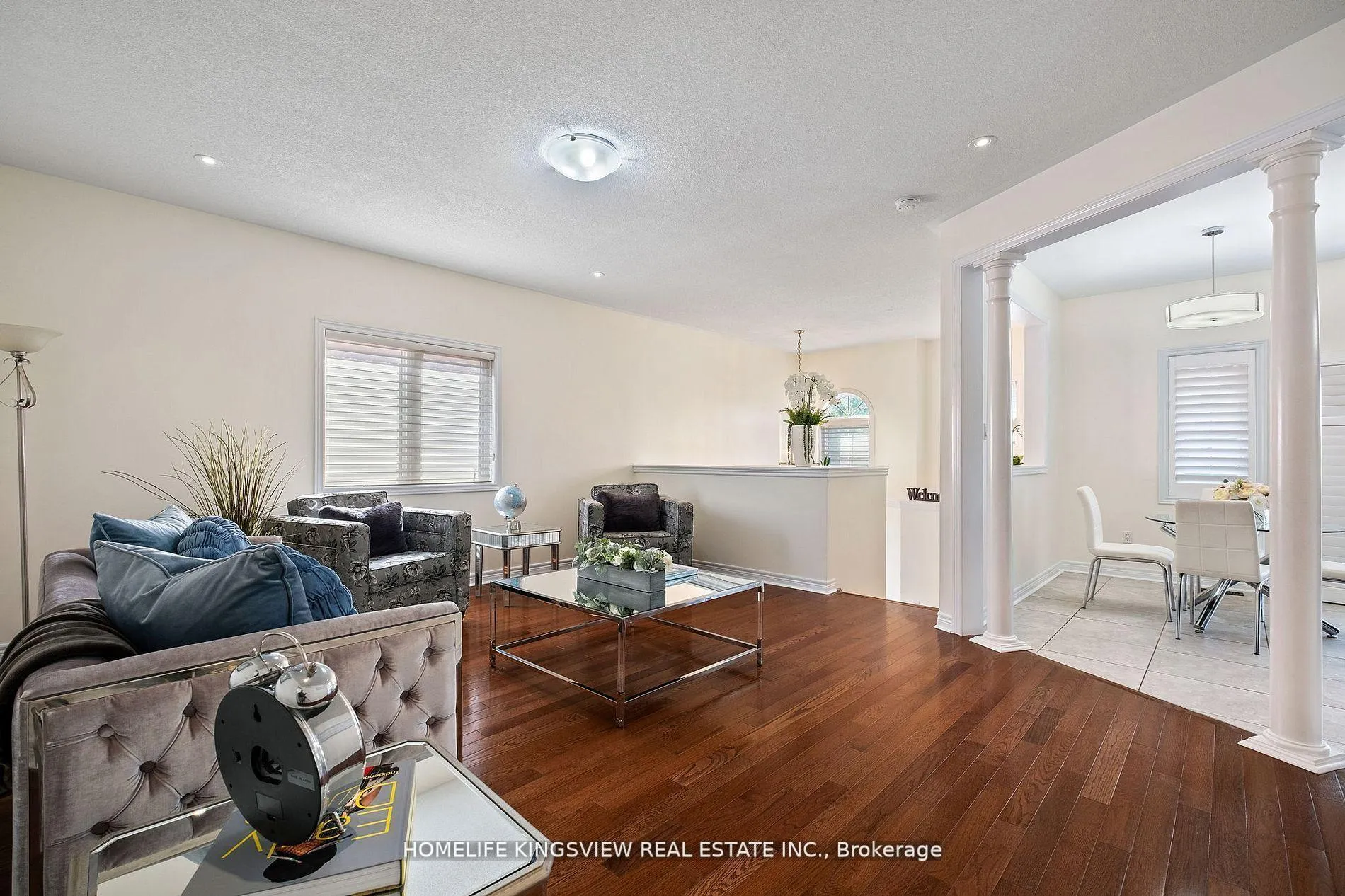 Photo 10 of 220 Peak Point Boulevard, Vaughan, Rural Vaughan — HOMEH