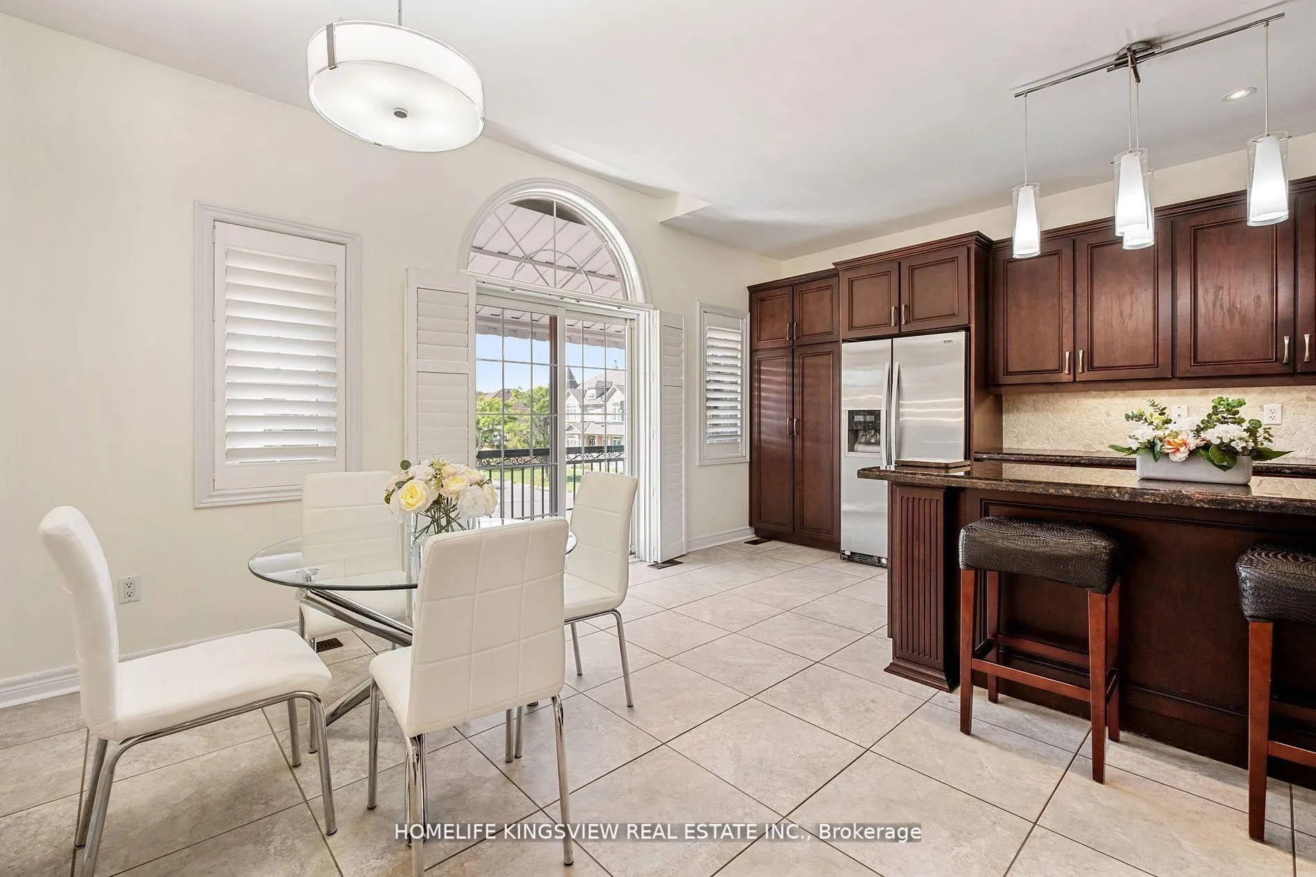 Photo 11 of 220 Peak Point Boulevard, Vaughan, Rural Vaughan — HOMEH