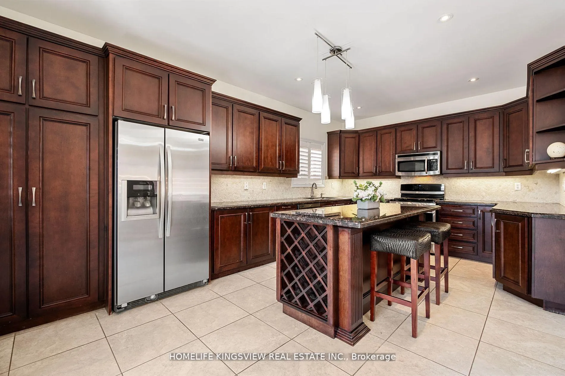 Photo 12 of 220 Peak Point Boulevard, Vaughan, Rural Vaughan — HOMEH