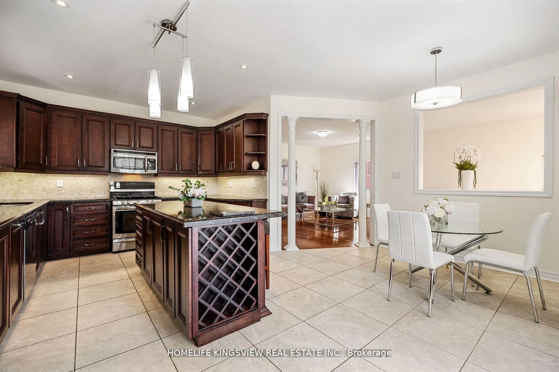 Photo 13 of 220 Peak Point Boulevard, Vaughan, Rural Vaughan — HOMEH