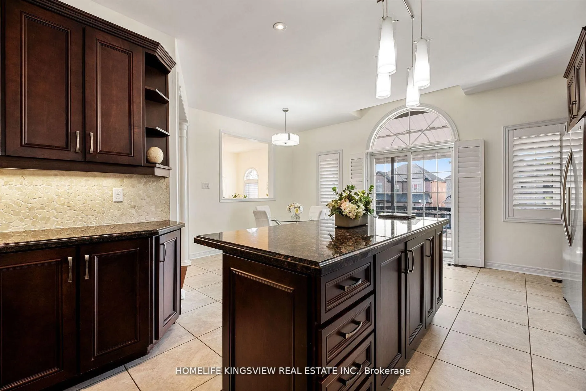 Photo 14 of 220 Peak Point Boulevard, Vaughan, Rural Vaughan — HOMEH