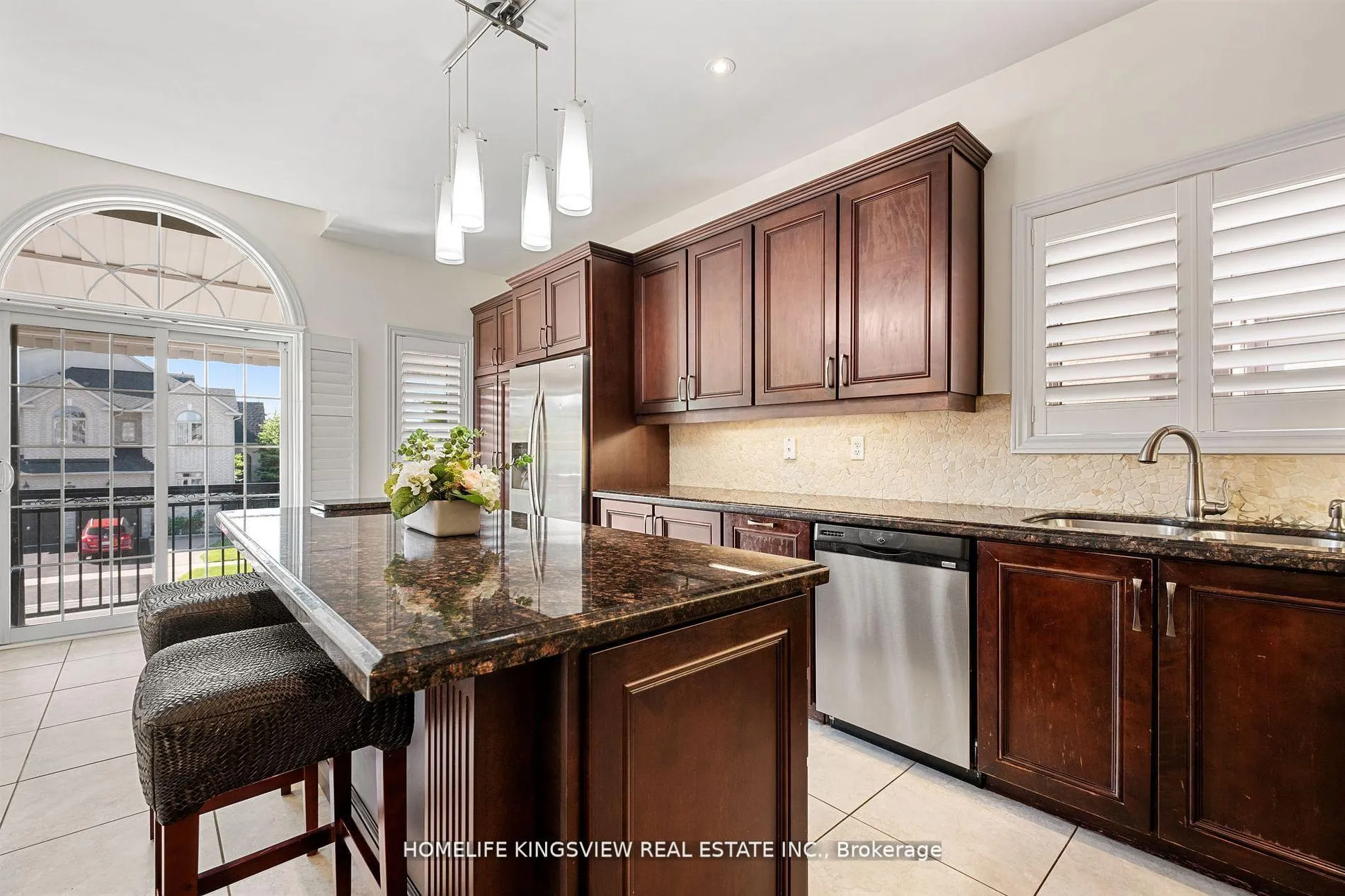 Photo 15 of 220 Peak Point Boulevard, Vaughan, Rural Vaughan — HOMEH