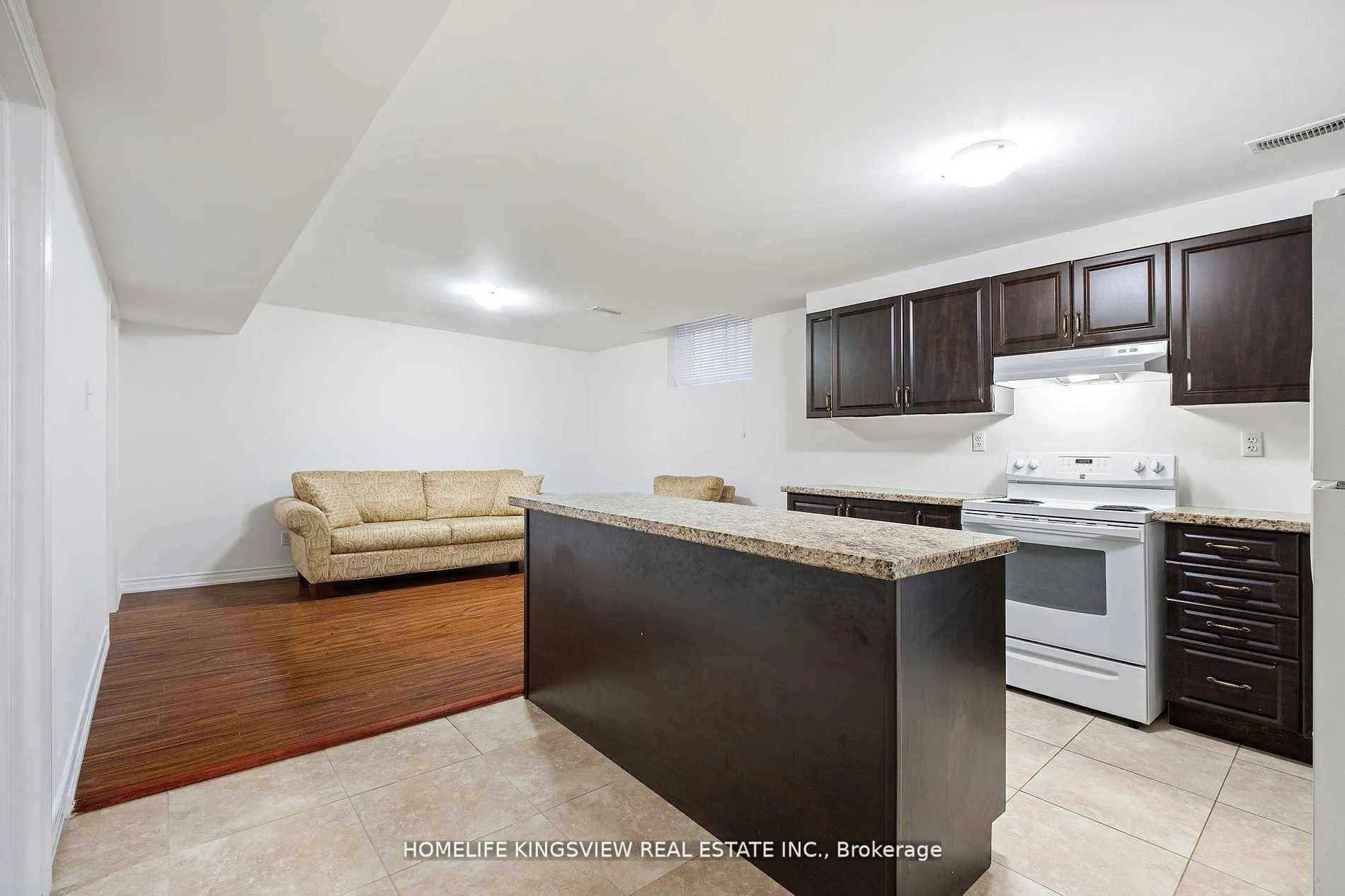 Photo 34 of 220 Peak Point Boulevard, Vaughan, Rural Vaughan — HOMEH