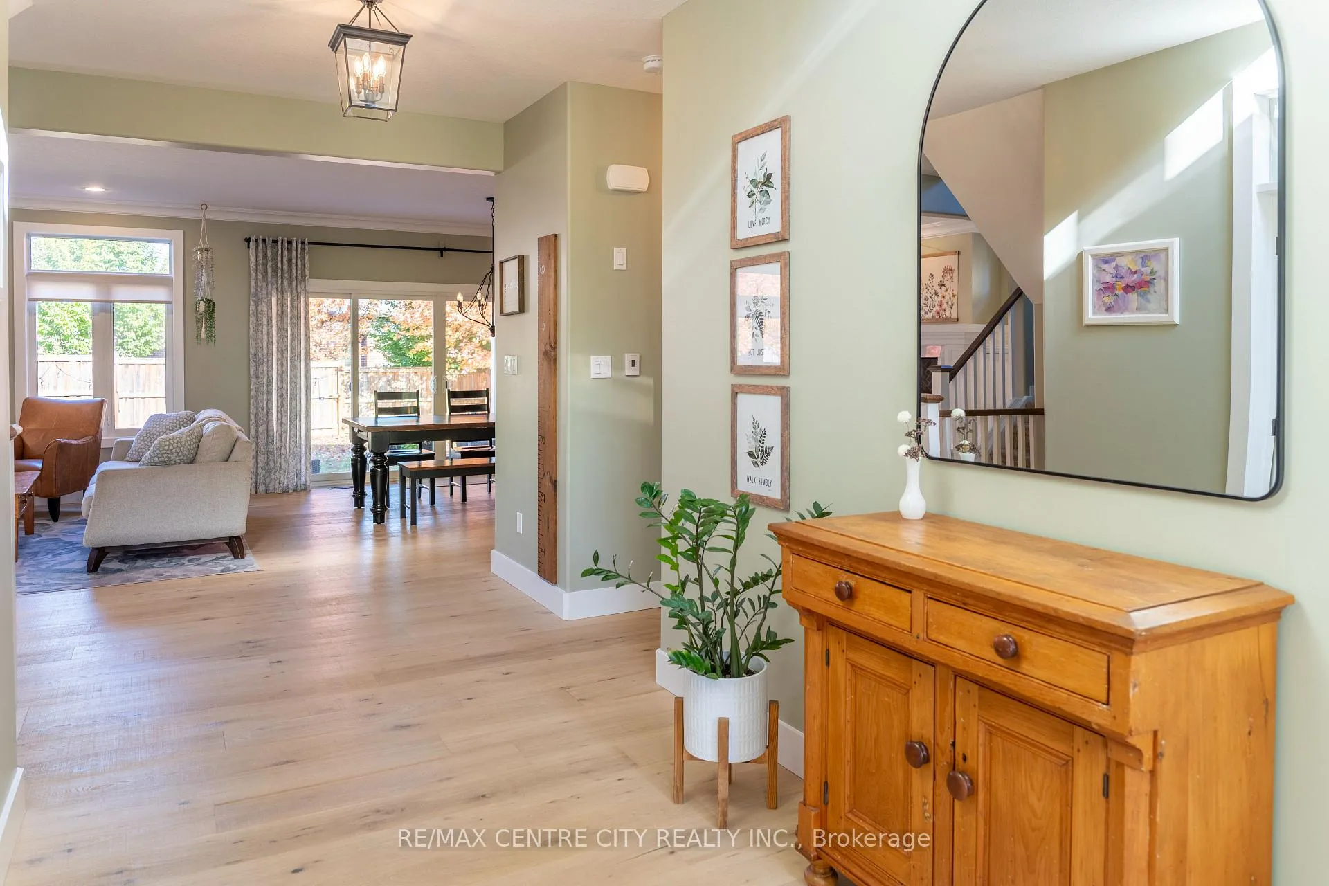 Photo 6 of 56 Caverhill Crescent, Middlesex Centre, Komoka — HOMEH