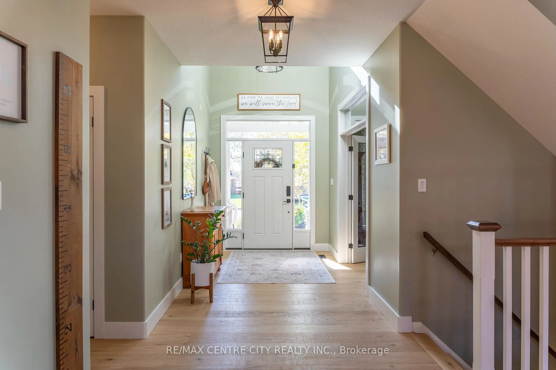 Photo 9 of 56 Caverhill Crescent, Middlesex Centre, Komoka — HOMEH