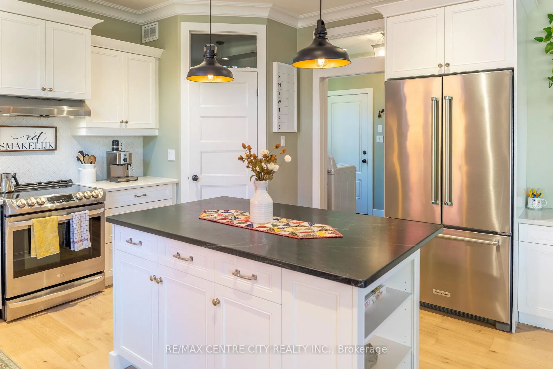 Photo 17 of 56 Caverhill Crescent, Middlesex Centre, Komoka — HOMEH