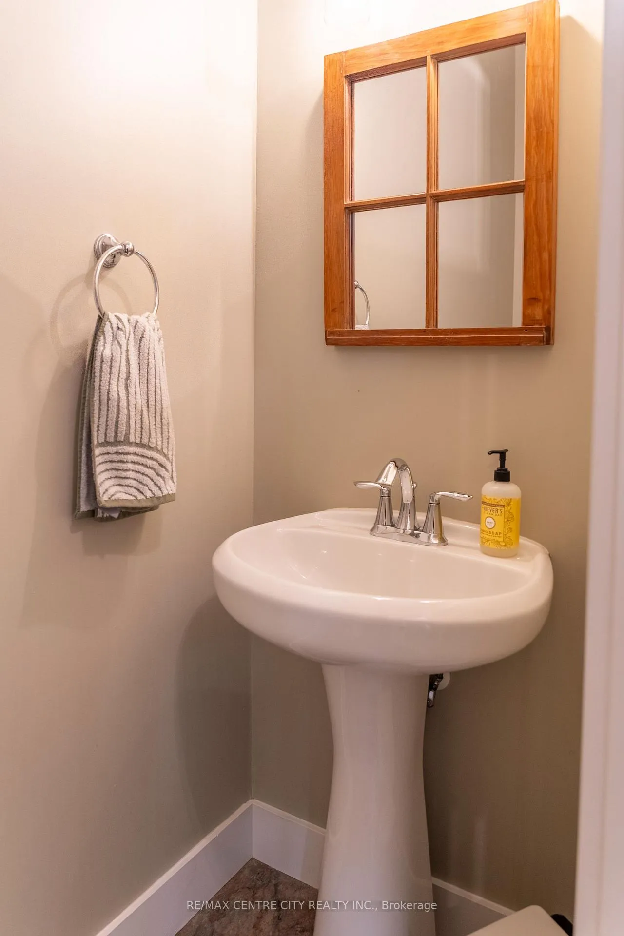 Photo 21 of 56 Caverhill Crescent, Middlesex Centre, Komoka — HOMEH