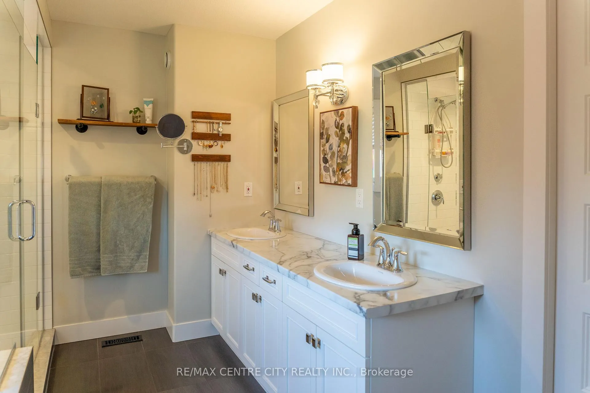 Photo 27 of 56 Caverhill Crescent, Middlesex Centre, Komoka — HOMEH