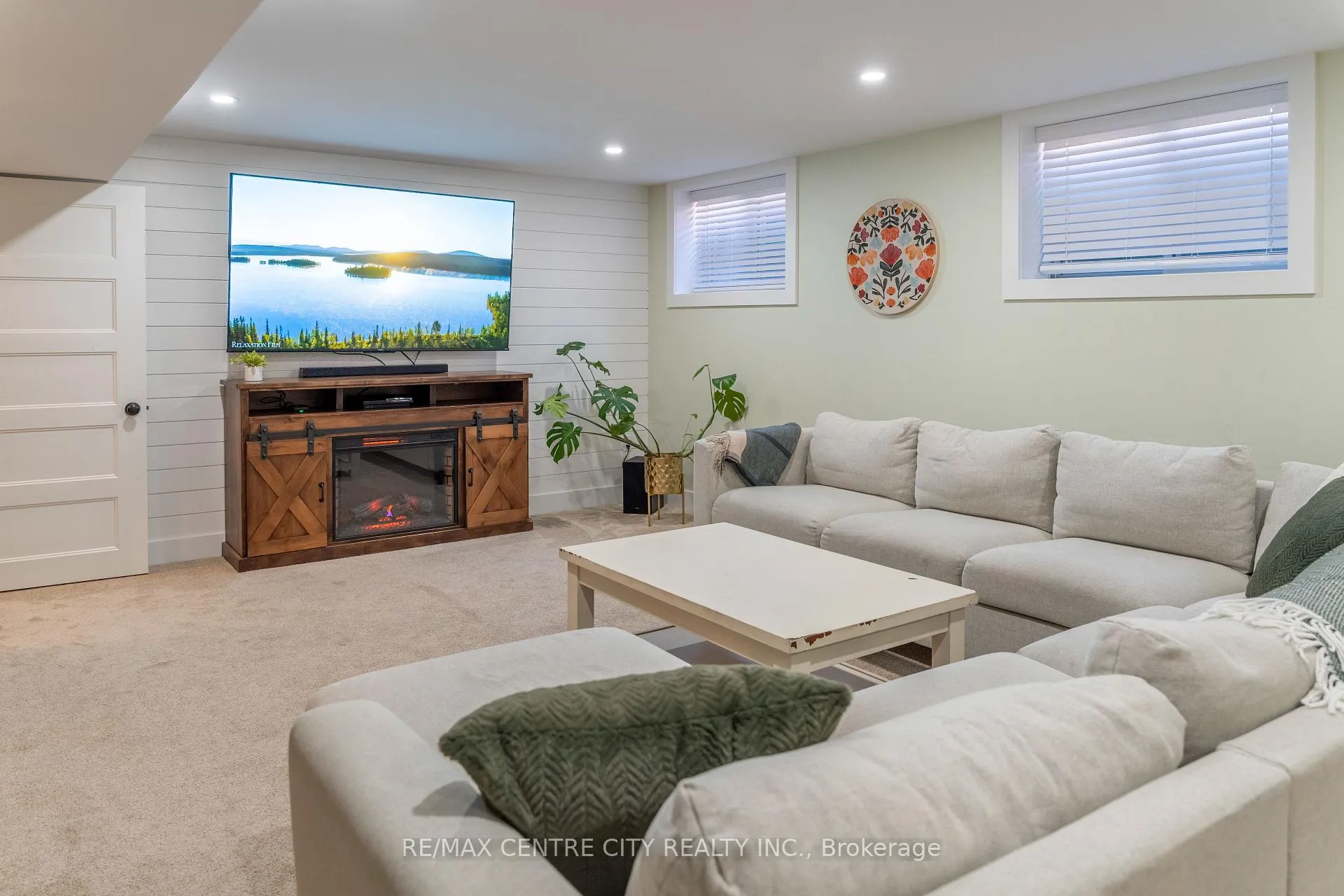 Photo 37 of 56 Caverhill Crescent, Middlesex Centre, Komoka — HOMEH