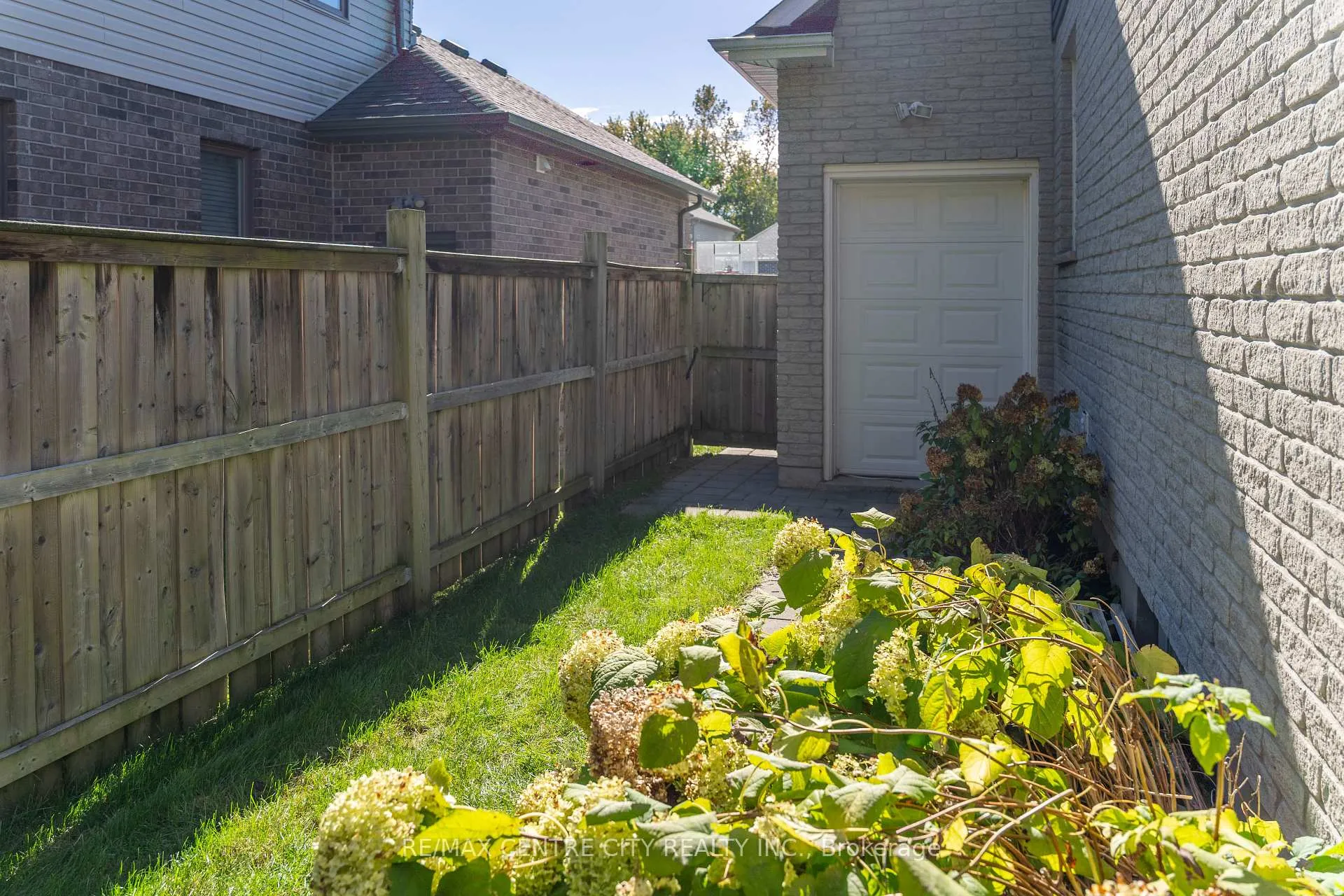 Photo 45 of 56 Caverhill Crescent, Middlesex Centre, Komoka — HOMEH