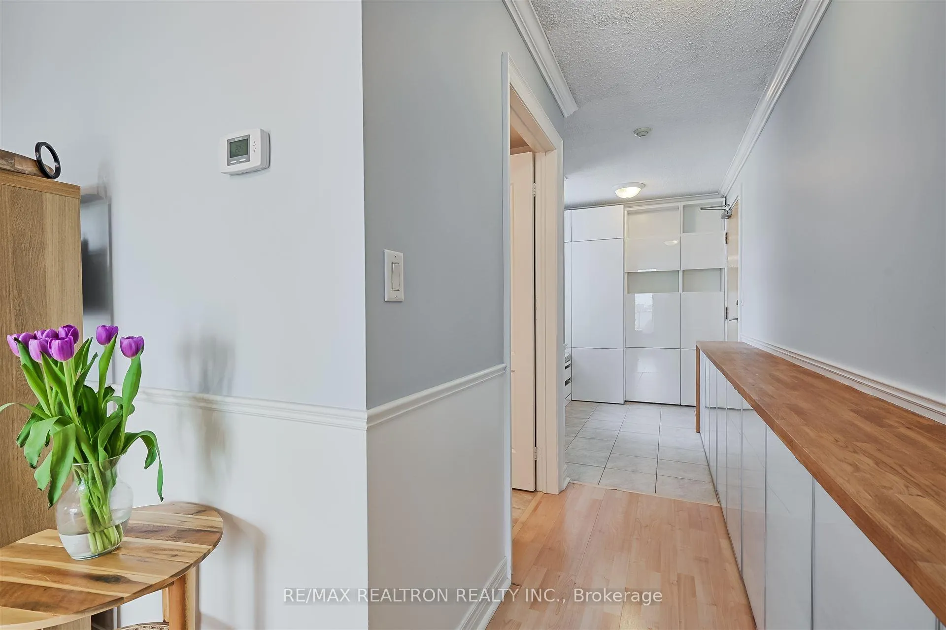 Photo 16 of Unit 803, 212 Eglinton Avenue E, Toronto, Mount Pleasant West — HOMEH