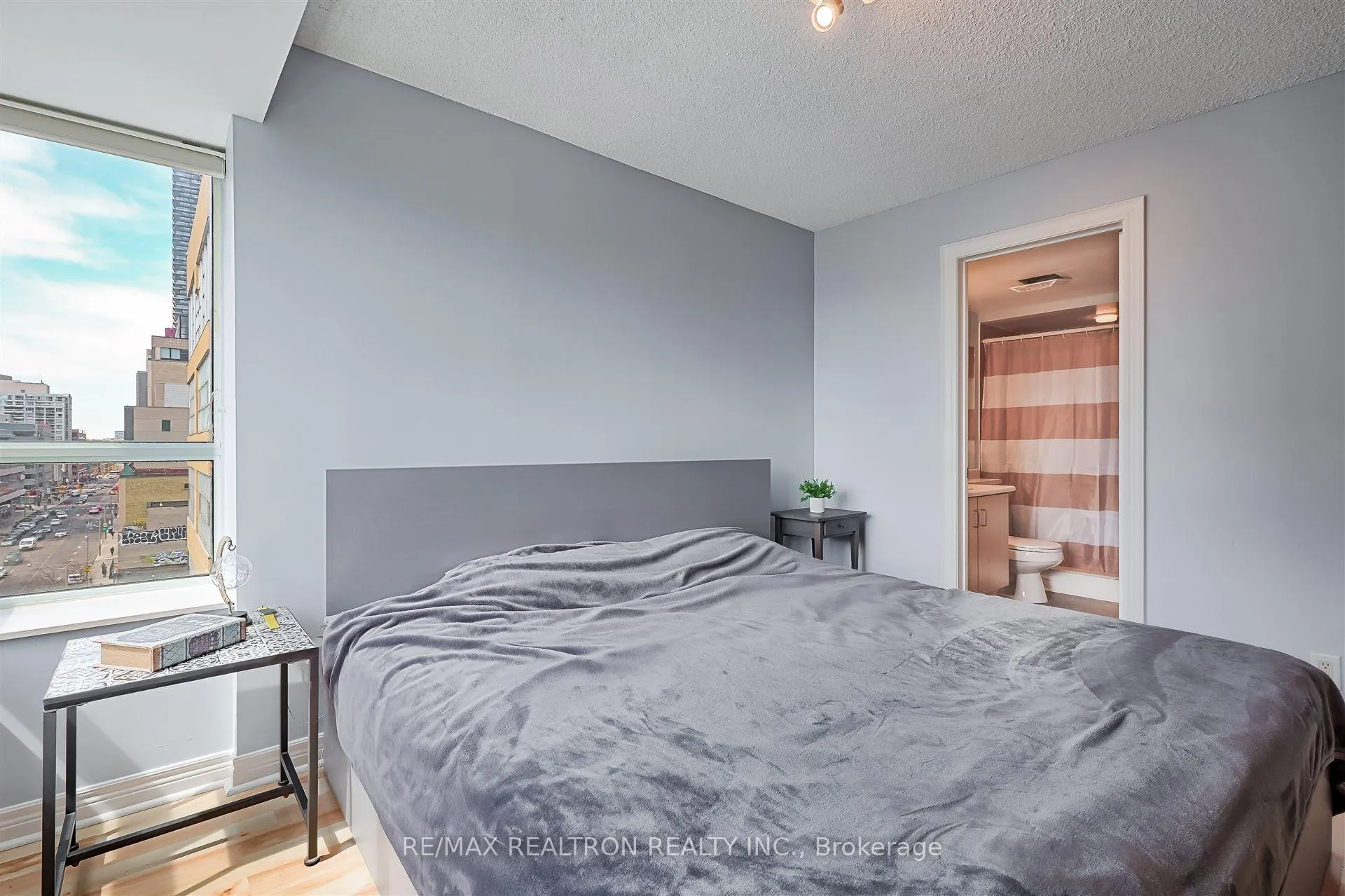 Photo 20 of Unit 803, 212 Eglinton Avenue E, Toronto, Mount Pleasant West — HOMEH