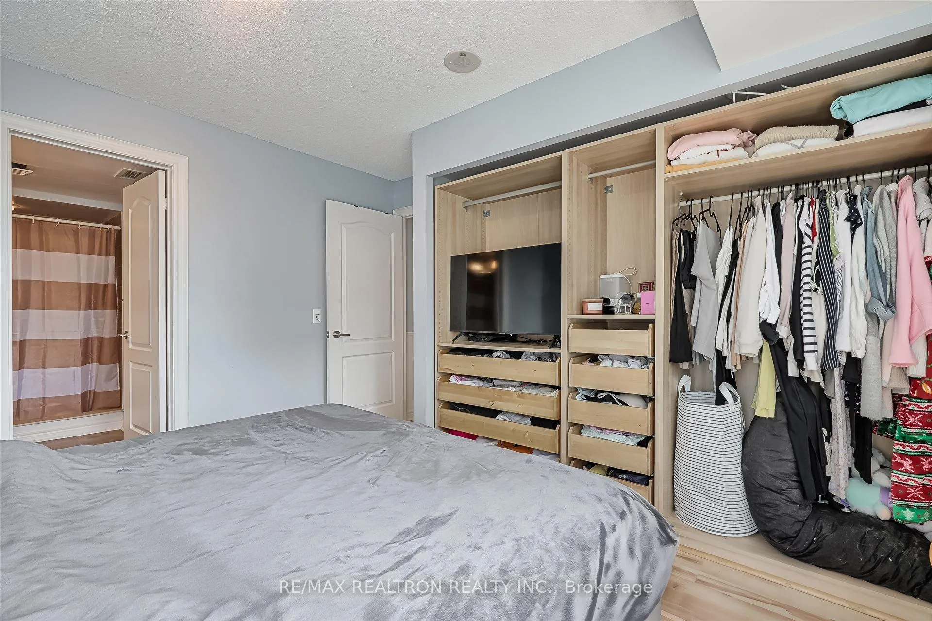 Photo 21 of Unit 803, 212 Eglinton Avenue E, Toronto, Mount Pleasant West — HOMEH