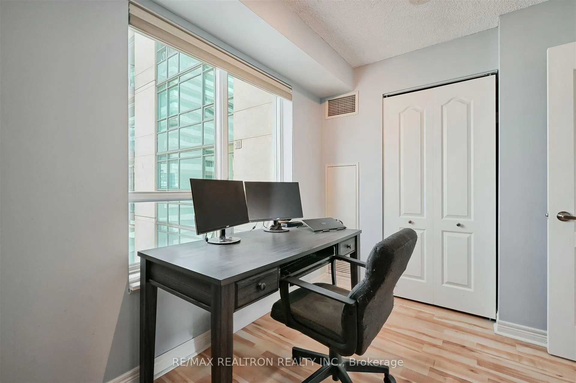 Photo 24 of Unit 803, 212 Eglinton Avenue E, Toronto, Mount Pleasant West — HOMEH