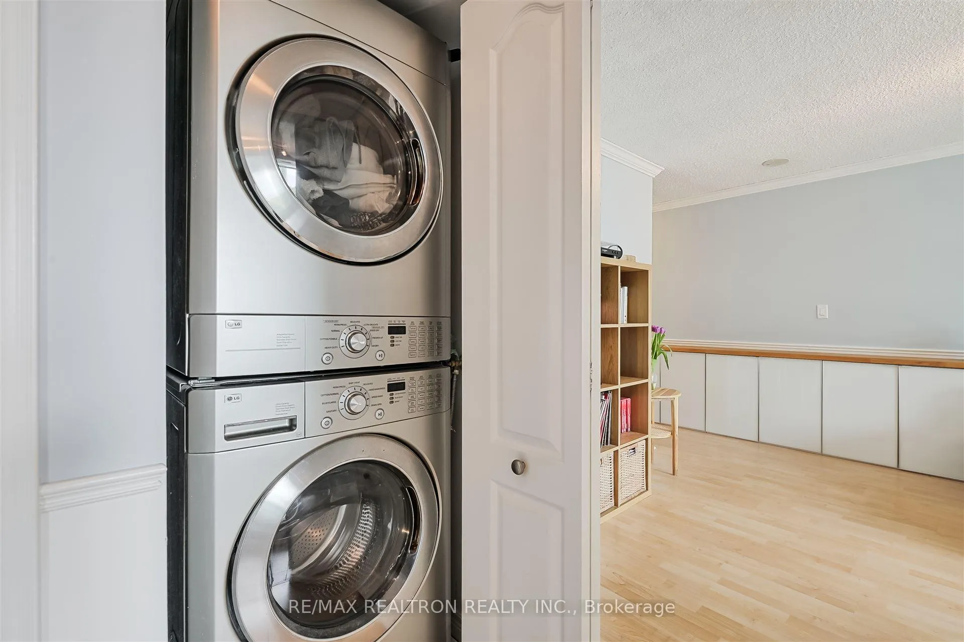 Photo 27 of Unit 803, 212 Eglinton Avenue E, Toronto, Mount Pleasant West — HOMEH