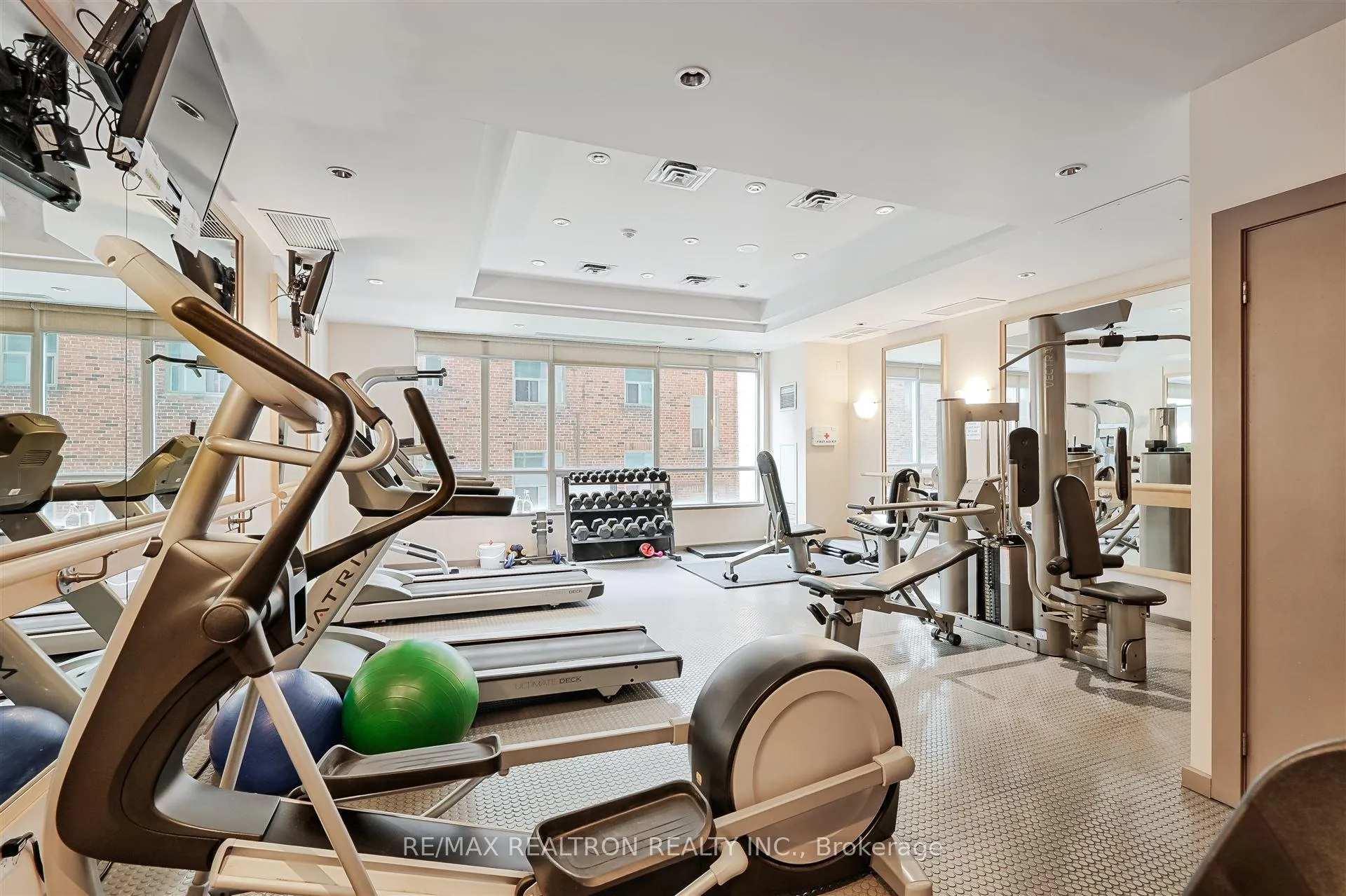 Photo 31 of Unit 803, 212 Eglinton Avenue E, Toronto, Mount Pleasant West — HOMEH