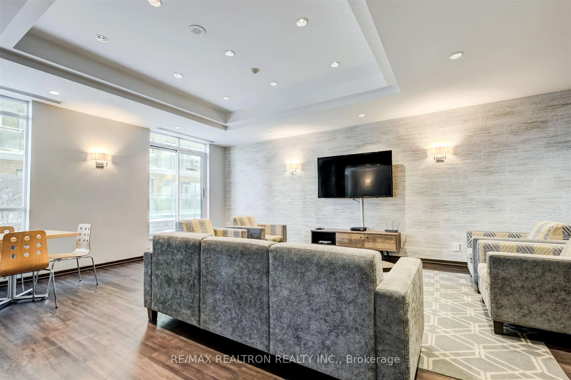 Photo 33 of Unit 803, 212 Eglinton Avenue E, Toronto, Mount Pleasant West — HOMEH
