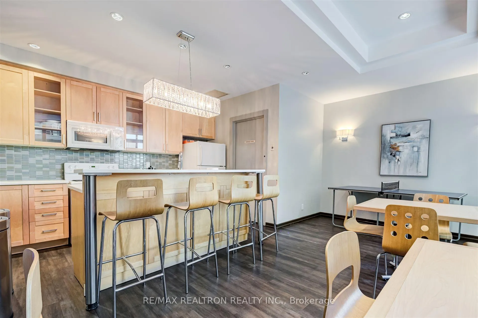 Photo 34 of Unit 803, 212 Eglinton Avenue E, Toronto, Mount Pleasant West — HOMEH