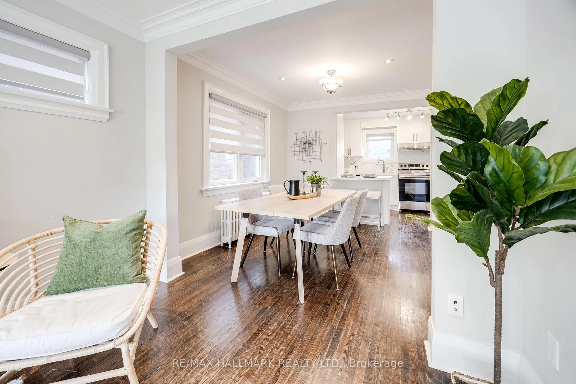 Photo 7 of 212 Broadway Avenue, Toronto, Mount Pleasant East — HOMEH