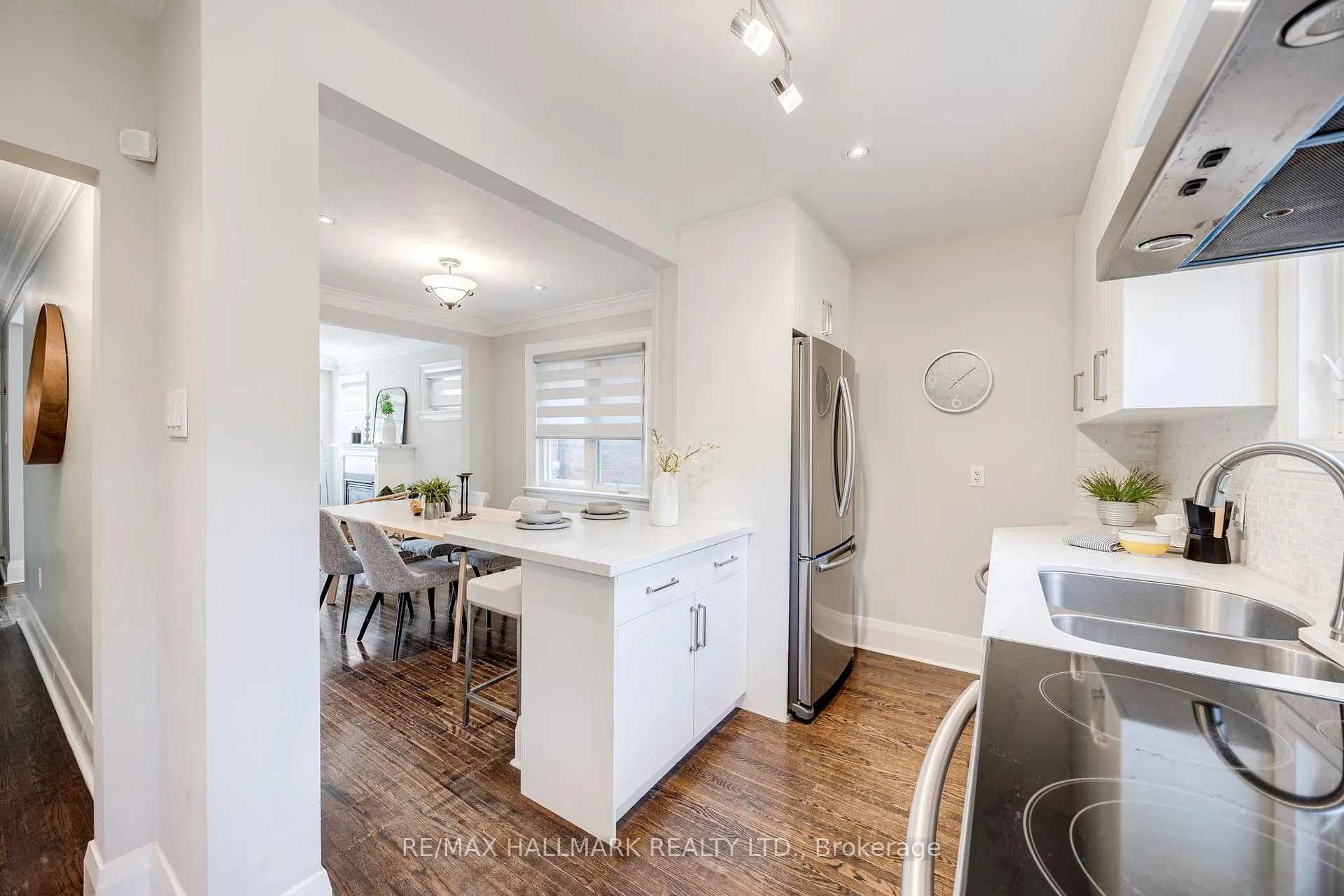 Photo 12 of 212 Broadway Avenue, Toronto, Mount Pleasant East — HOMEH