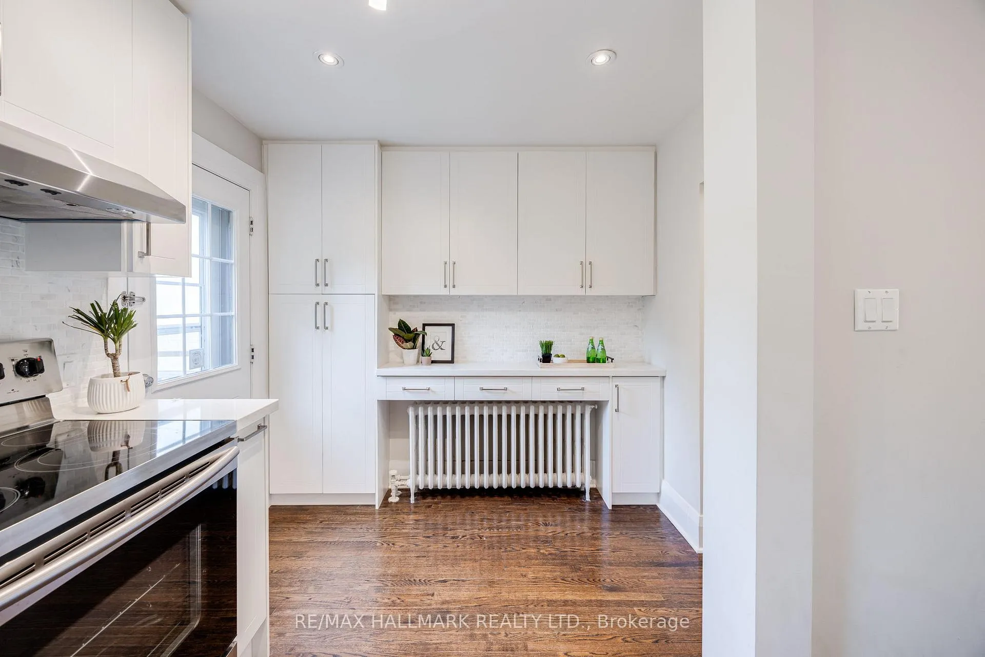 Photo 13 of 212 Broadway Avenue, Toronto, Mount Pleasant East — HOMEH