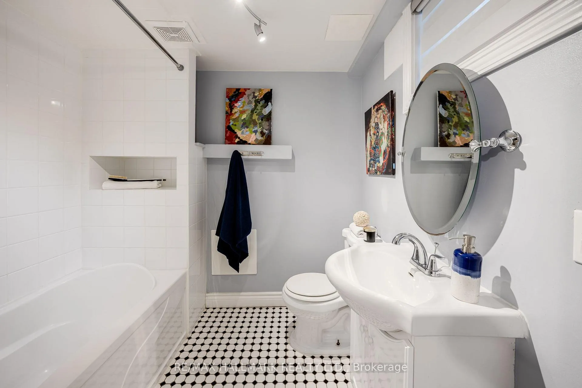 Photo 21 of 212 Broadway Avenue, Toronto, Mount Pleasant East — HOMEH